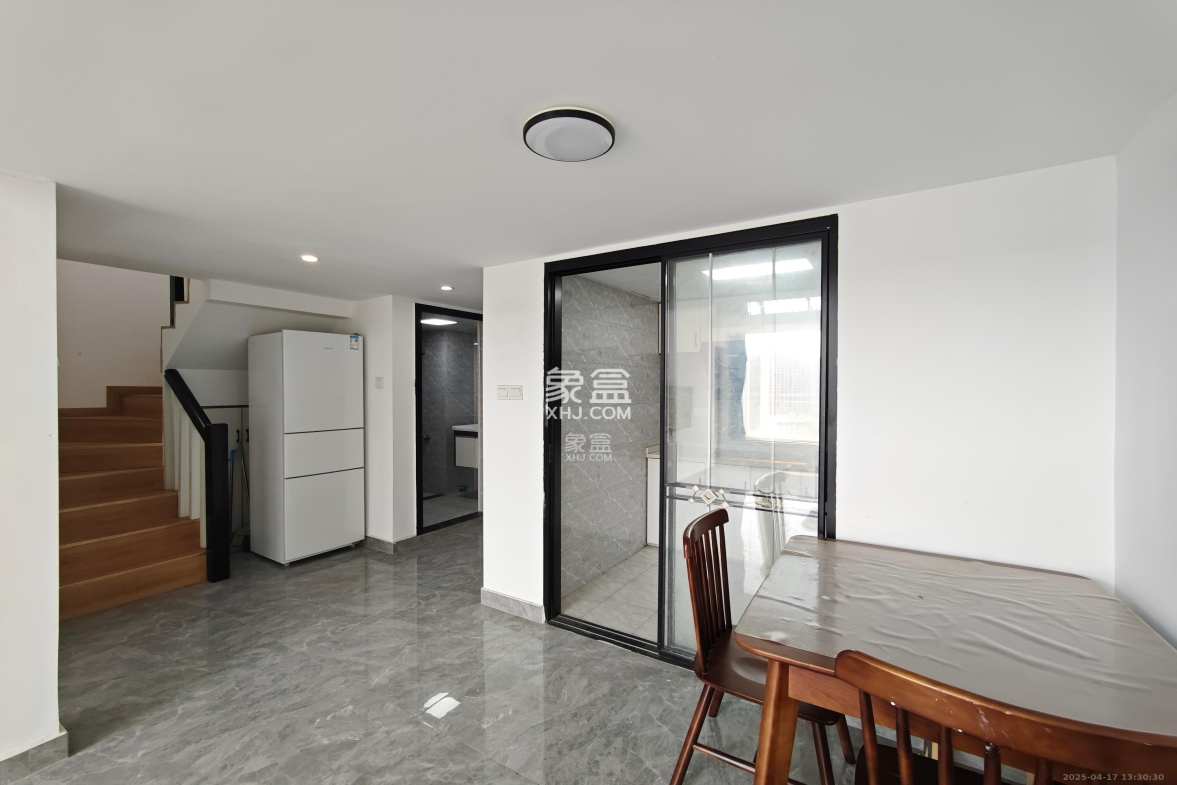 万科金色麦田 3室1厅2卫 2500.0元/月 万科金色麦田 3室1厅2卫 2500.0元/月室内图