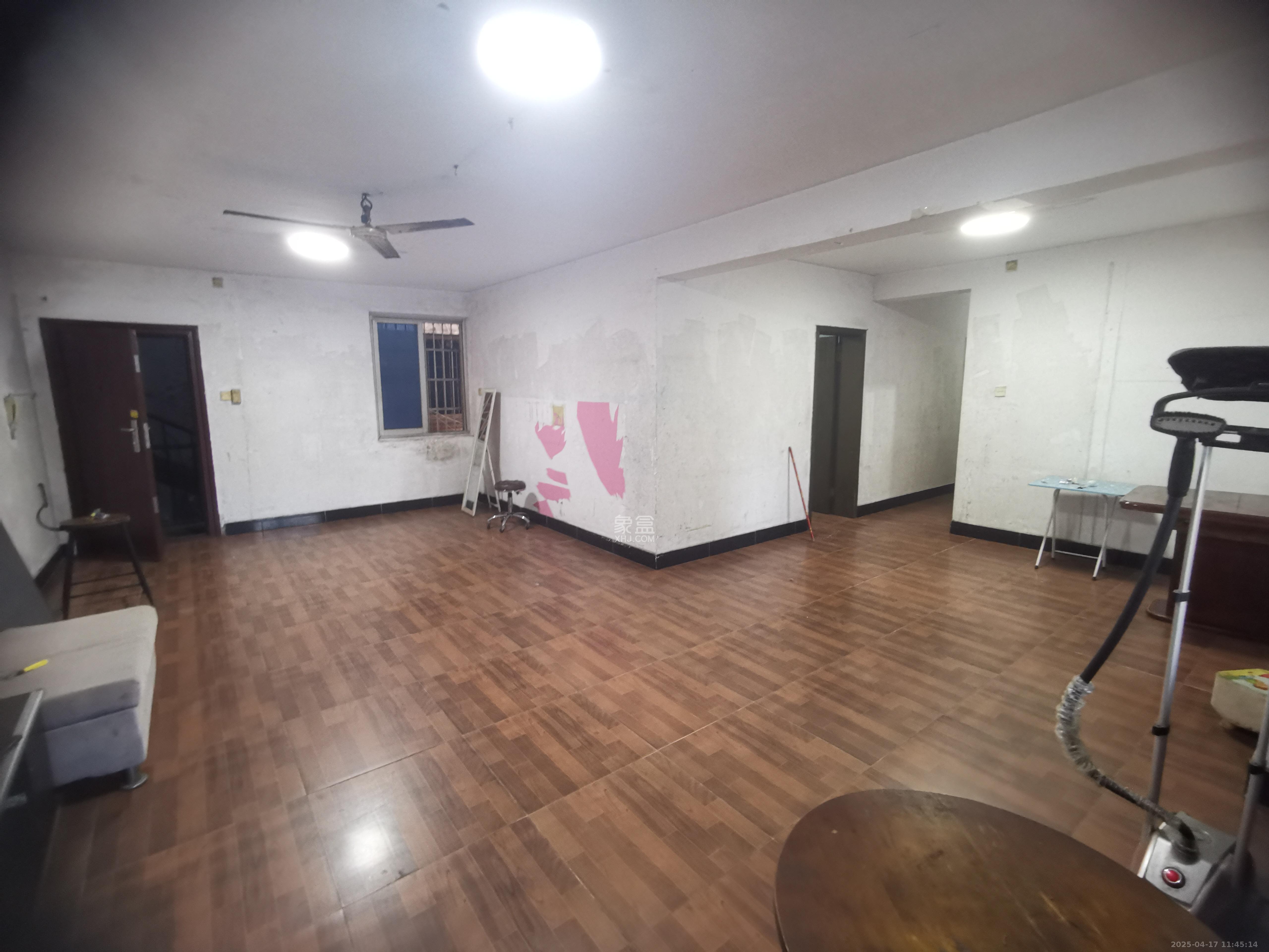 赤岗冲住宅楼（三合公寓）  4室2厅2卫   2200.00元/月室内图