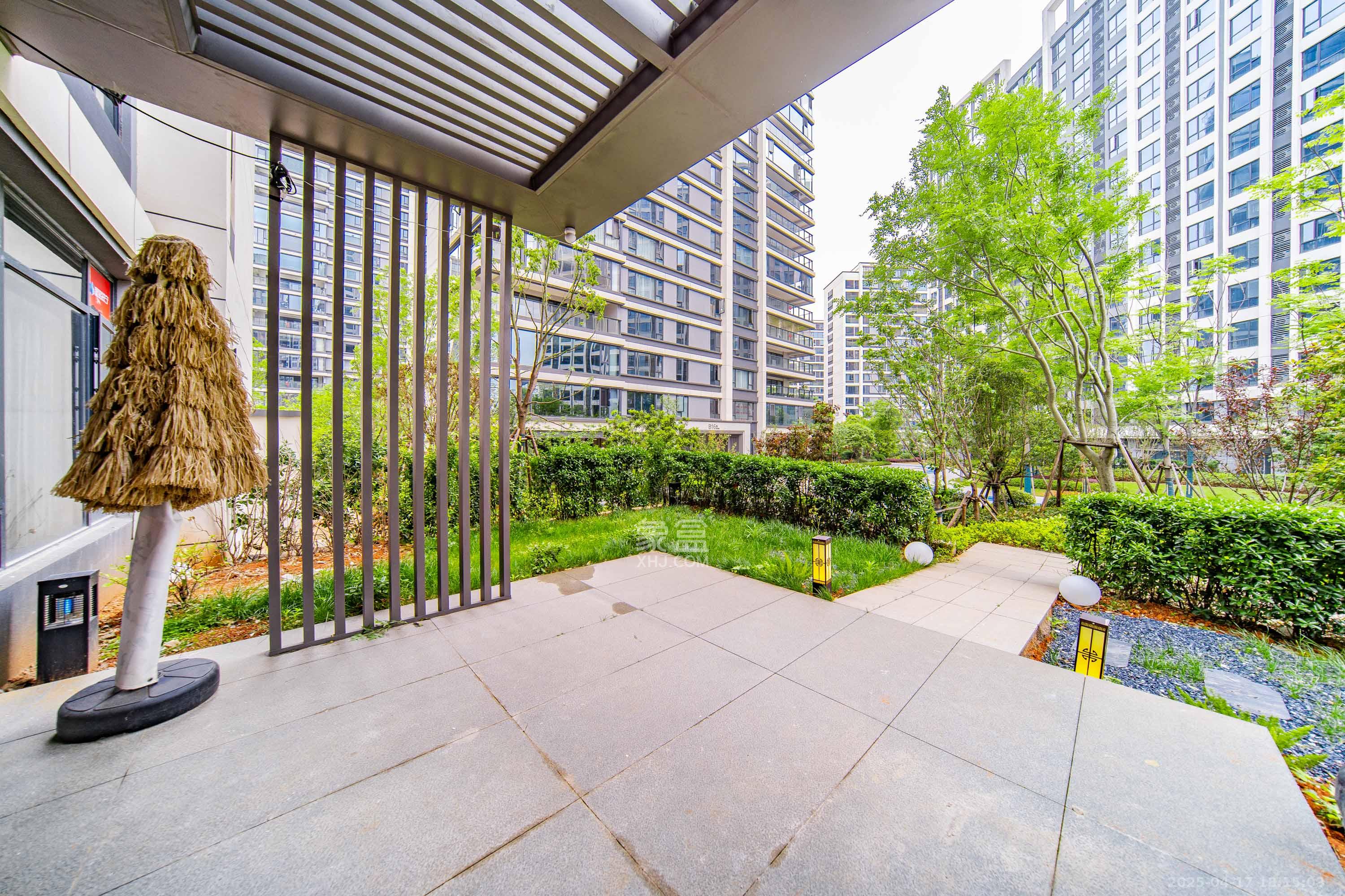 梦想麓隐桐溪 5室2厅3卫 360.0万 梦想麓隐桐溪 5室2厅3卫 360.0万阳台