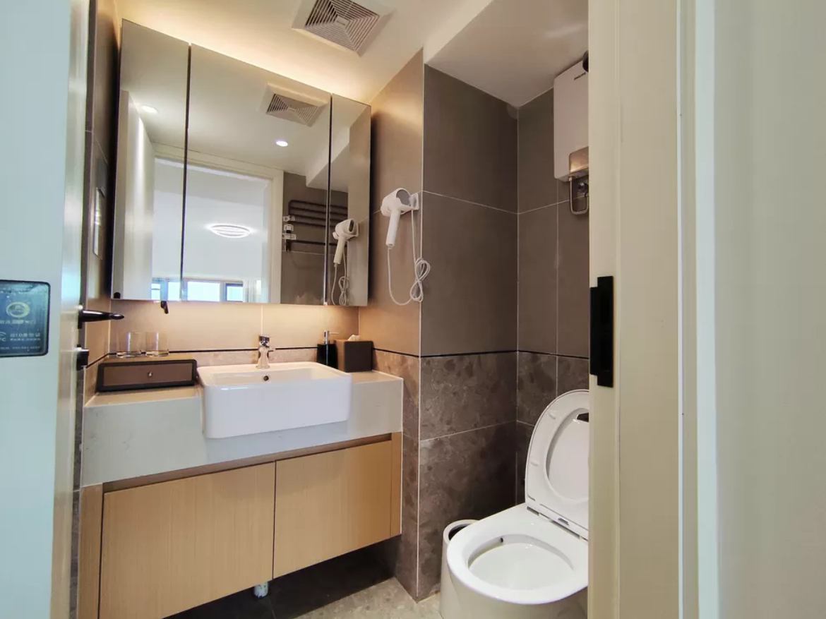 海航豪庭南苑  1室2厅2卫    3500.0元/月 海航豪庭南苑  1室2厅2卫    3500.0元/月室内图