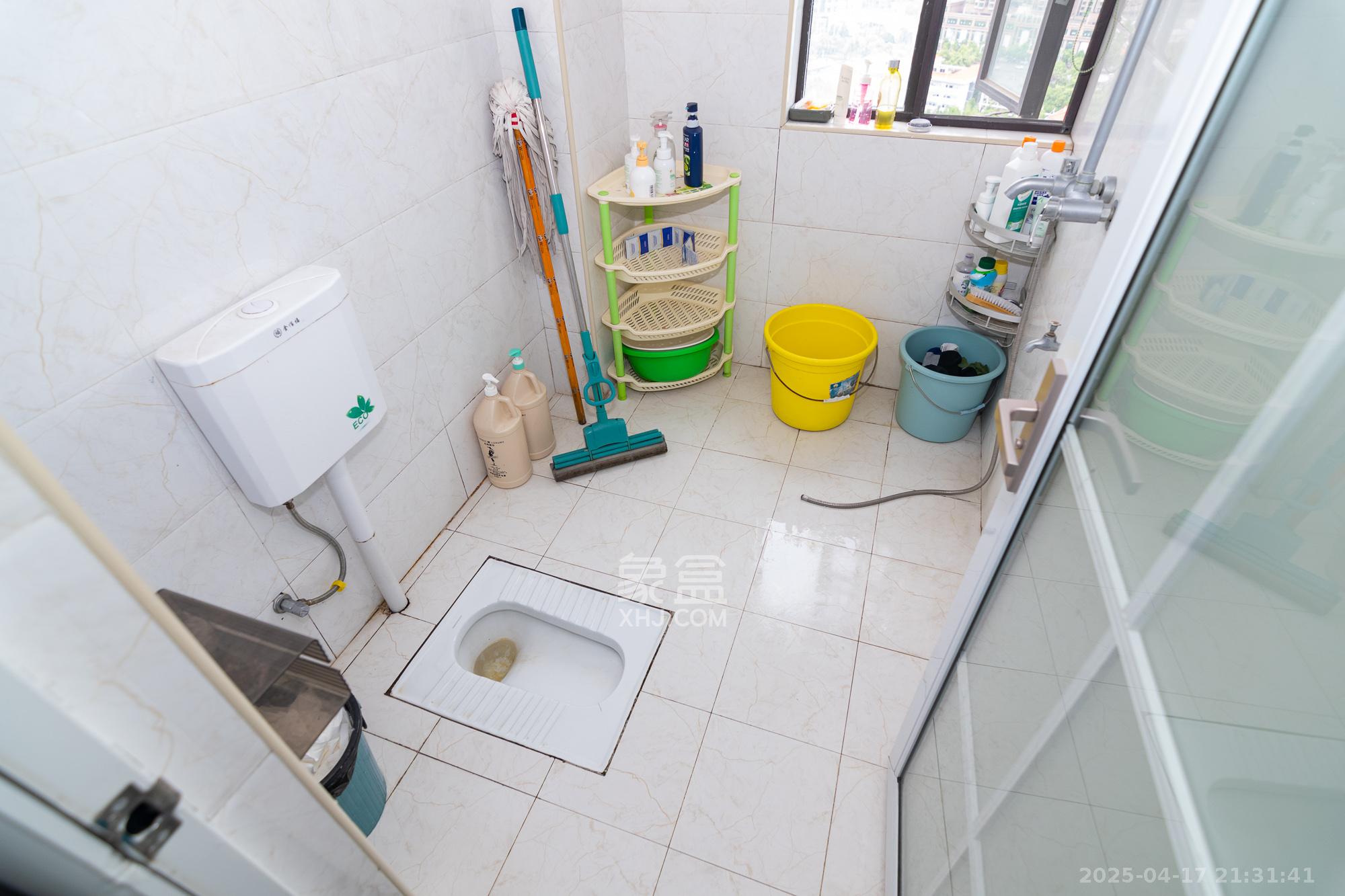 润和紫郡一期 4室2厅2卫 90.0万 润和紫郡一期 4室2厅2卫 90.0万卫生间