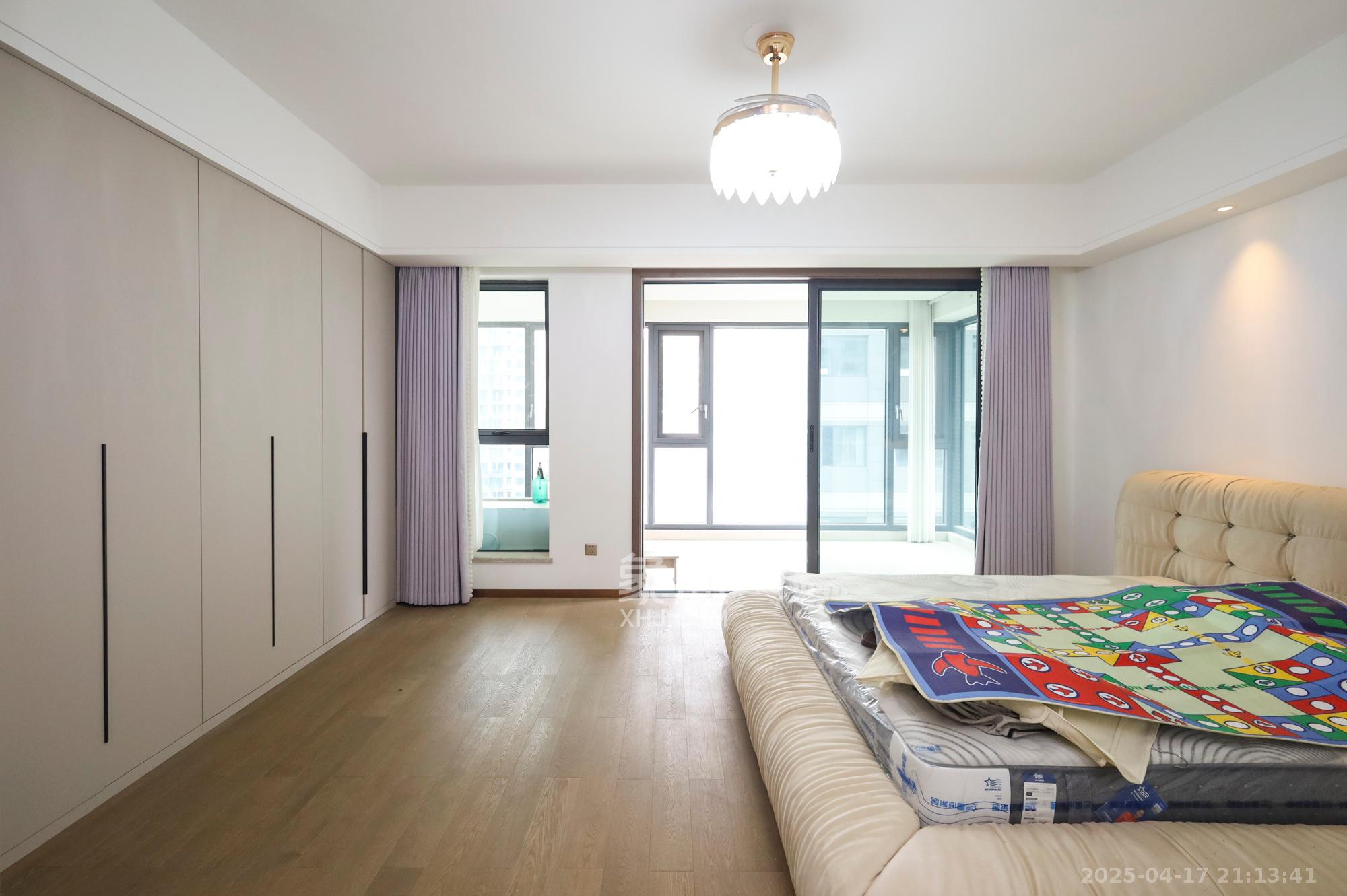 长沙万境潇湘 5室2厅2卫 298.6万 长沙万境潇湘 5室2厅2卫 298.6万卧室