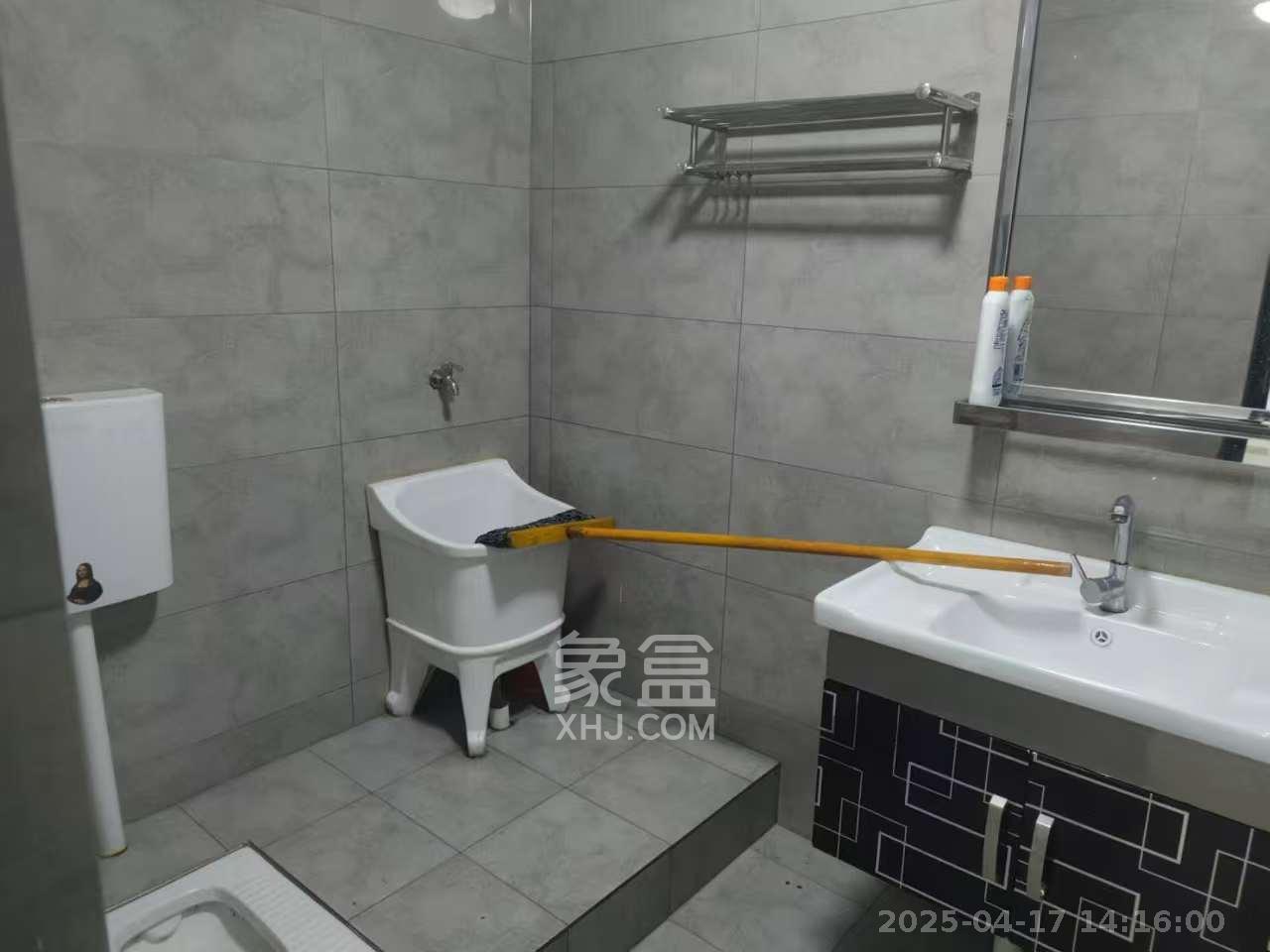 标志商务中心  1室2厅1卫   5000.00元/月室内图
