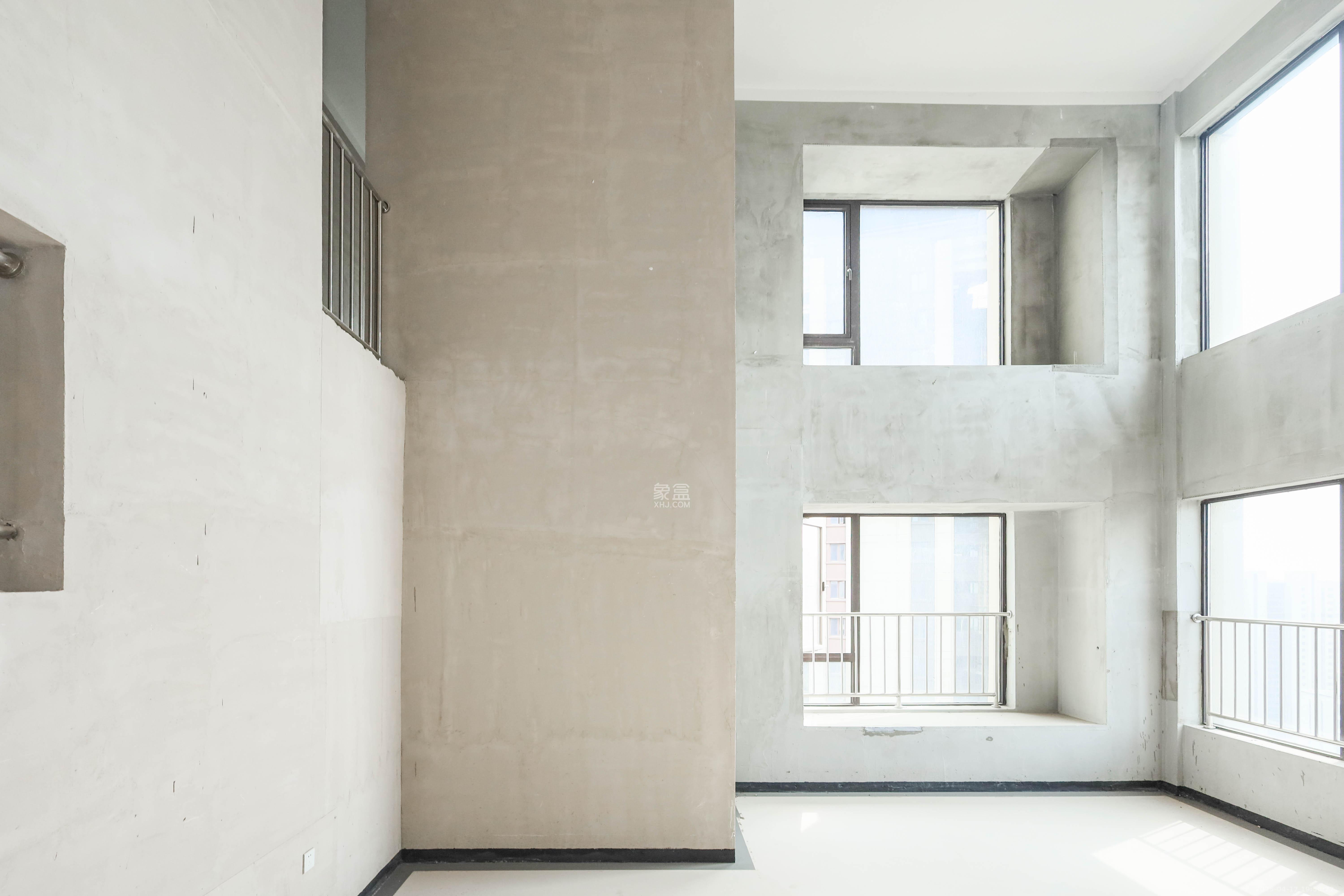 建发央著  4室2厅2卫   220.00万客厅