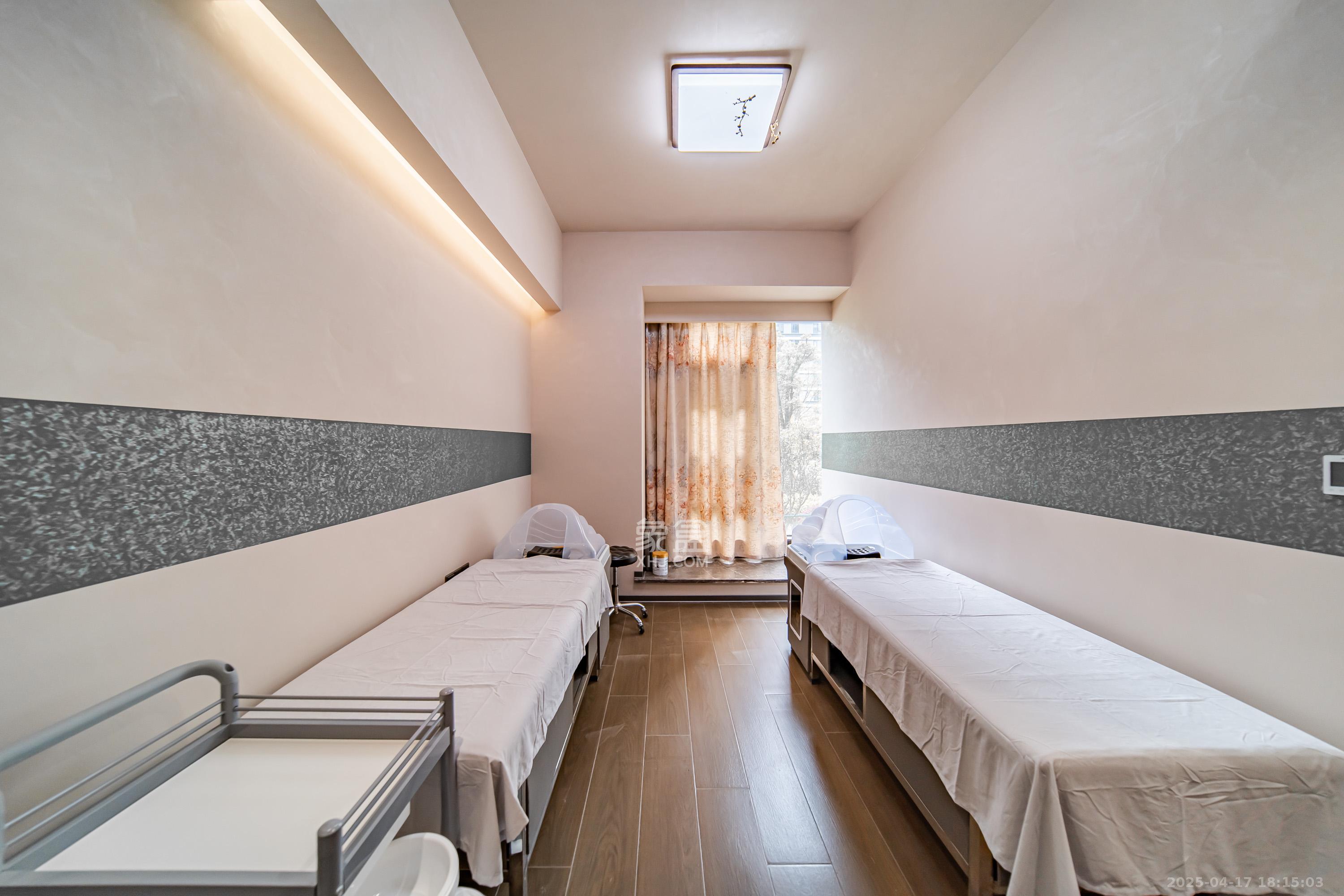 梦想麓隐桐溪 5室2厅3卫 360.0万 梦想麓隐桐溪 5室2厅3卫 360.0万卧室