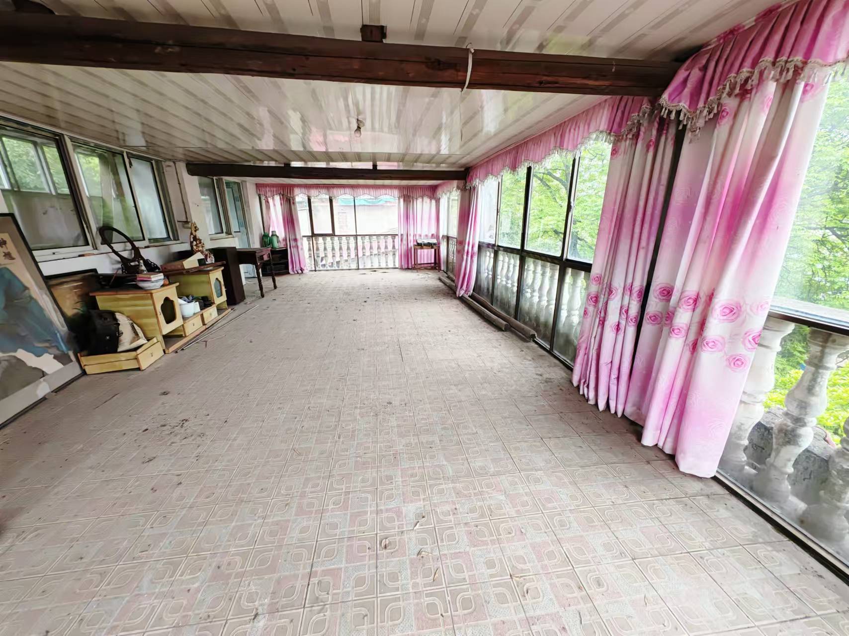 太阳村散盘 4室2厅2卫 75.0万 太阳村散盘 4室2厅2卫 75.0万室内图