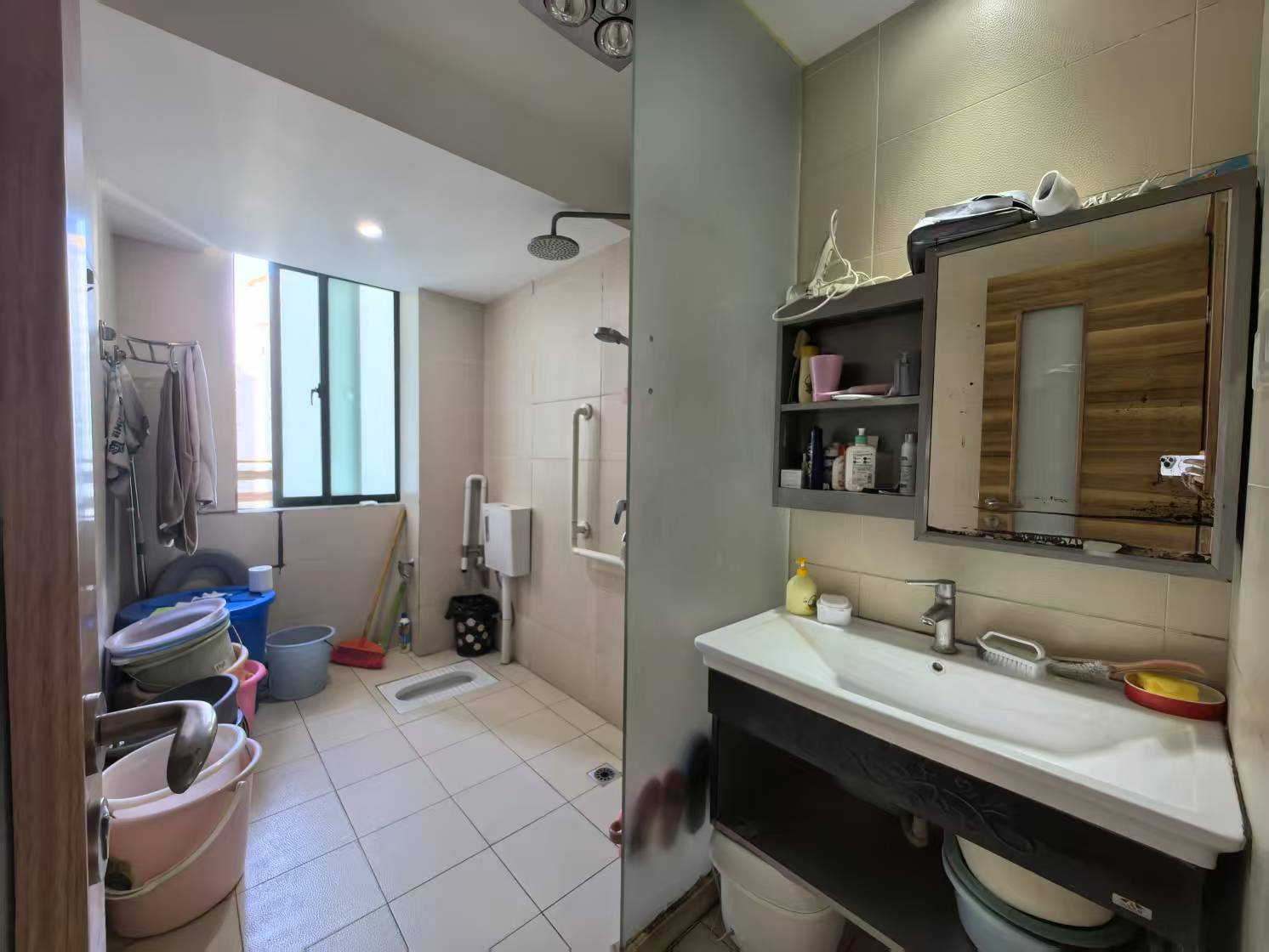 经世皇城 5室2厅2卫 108.0万 经世皇城 5室2厅2卫 108.0万室内图