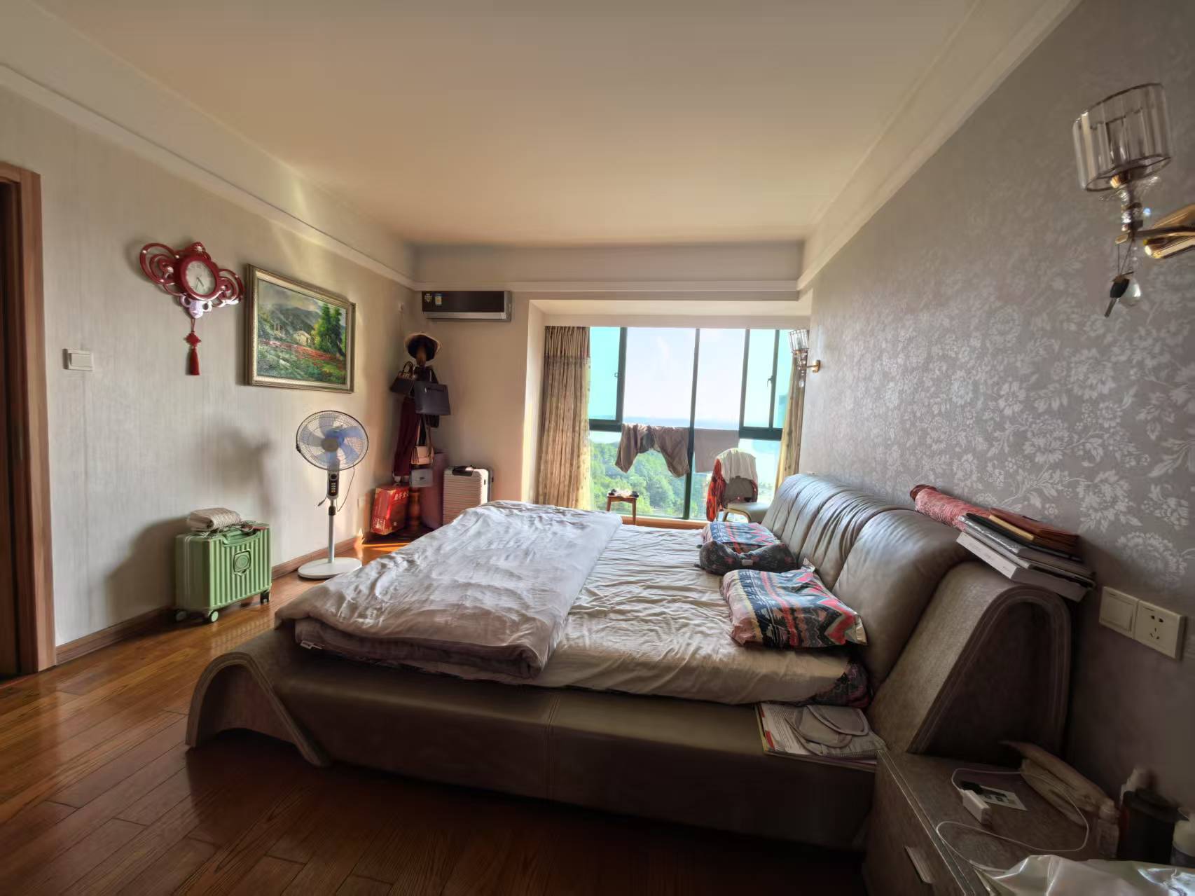 经世皇城 5室2厅2卫 108.0万 经世皇城 5室2厅2卫 108.0万室内图