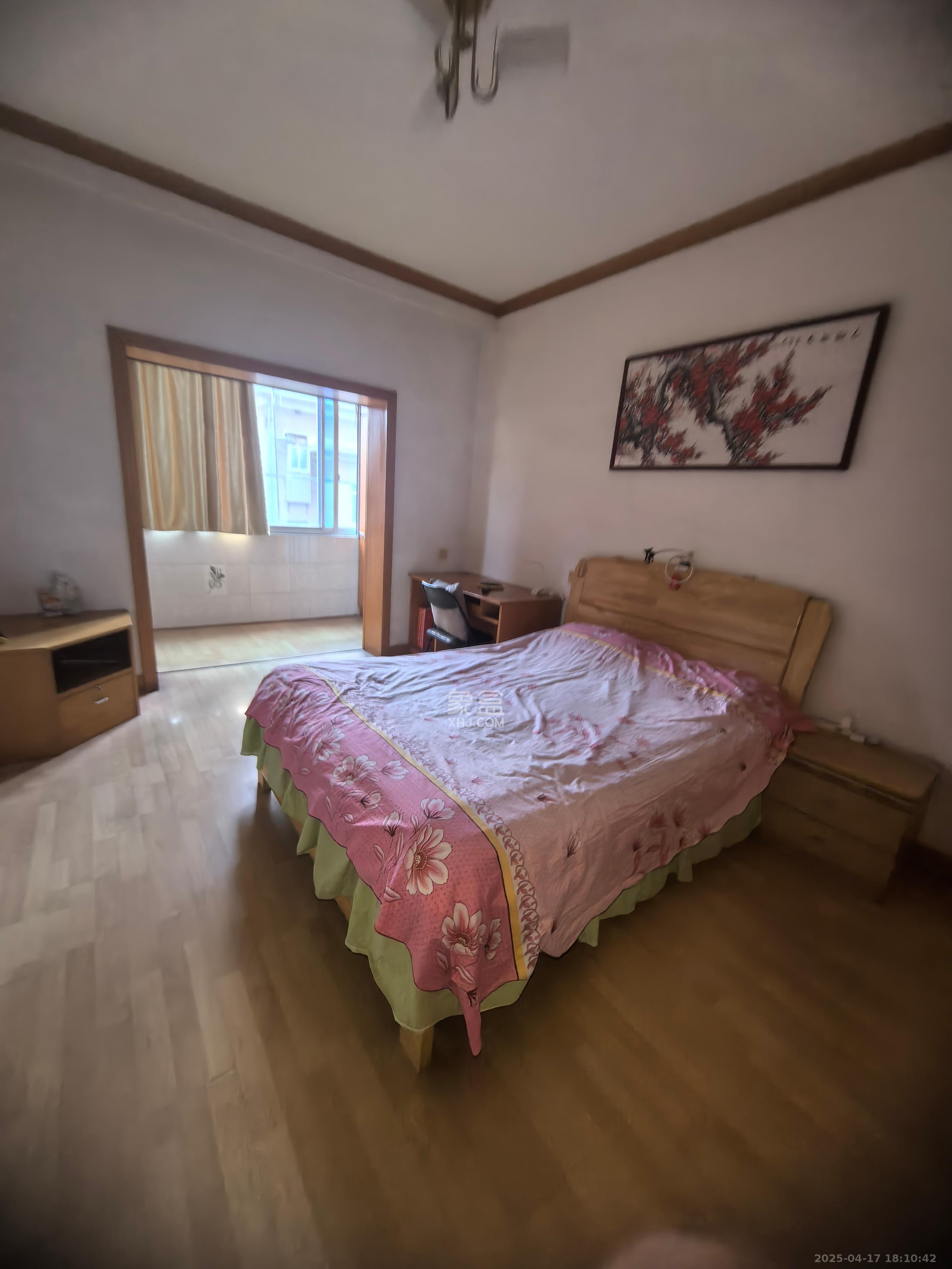 公用事业管理局宿舍  2室2厅1卫    2000.0元/月 公用事业管理局宿舍  2室2厅1卫    2000.0元/月室内图