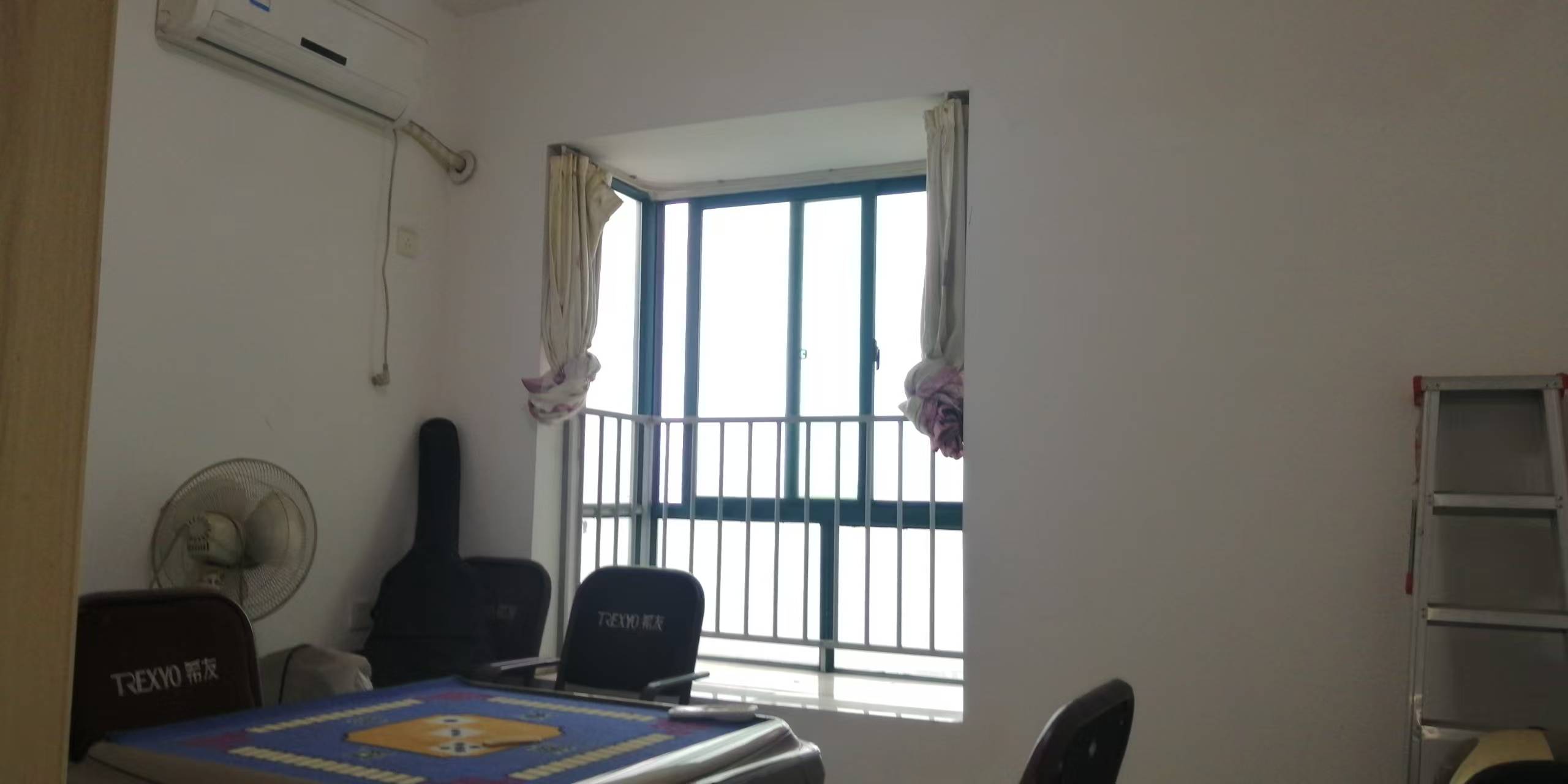 静园小区 3室2厅2卫 2200.0元/月 静园小区 3室2厅2卫 2200.0元/月室内图