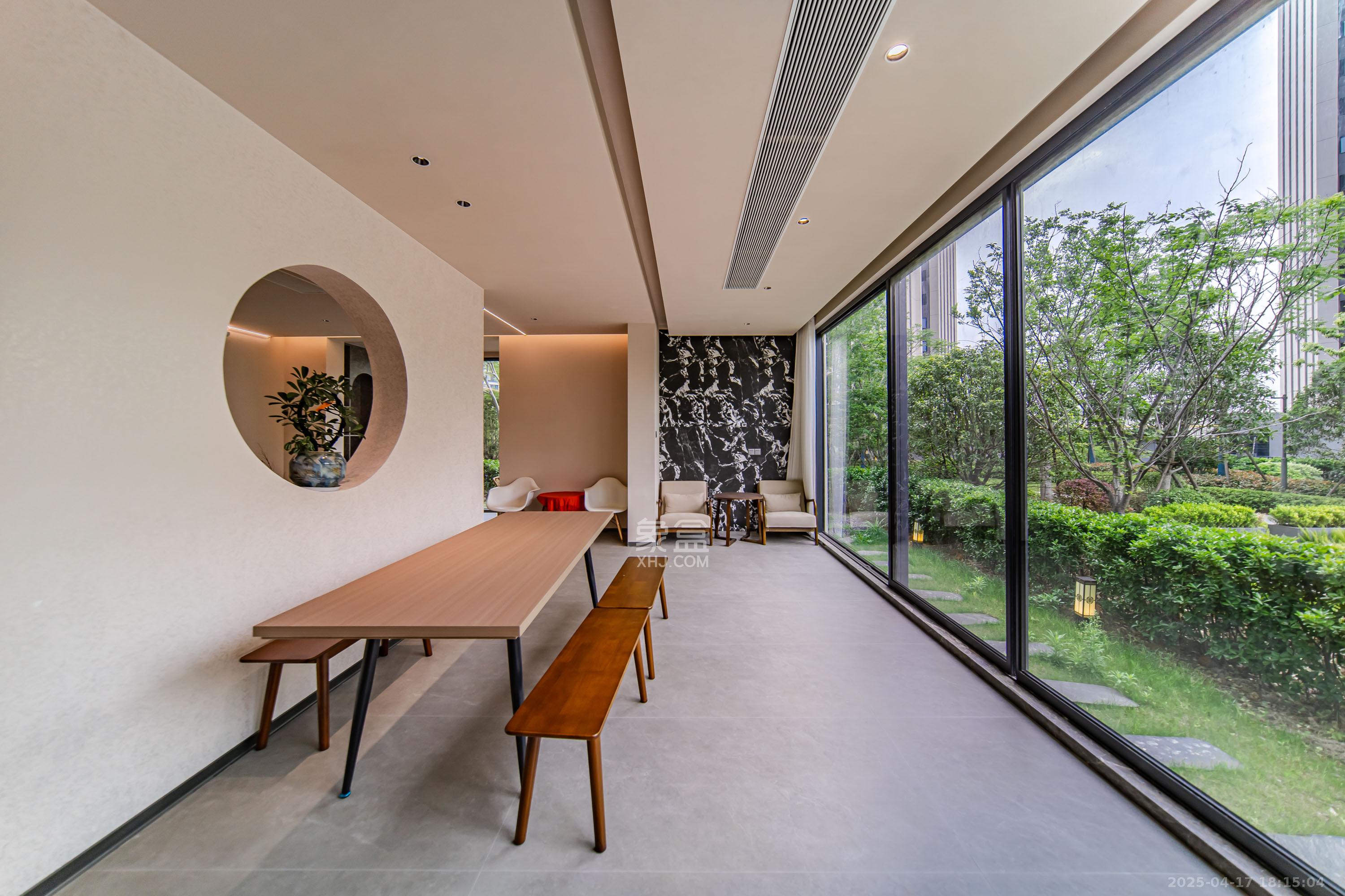 梦想麓隐桐溪 5室2厅3卫 360.0万 梦想麓隐桐溪 5室2厅3卫 360.0万阳台