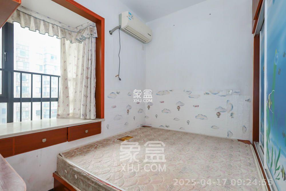 莱茵城  3室2厅1卫   2000.00元/月室内图