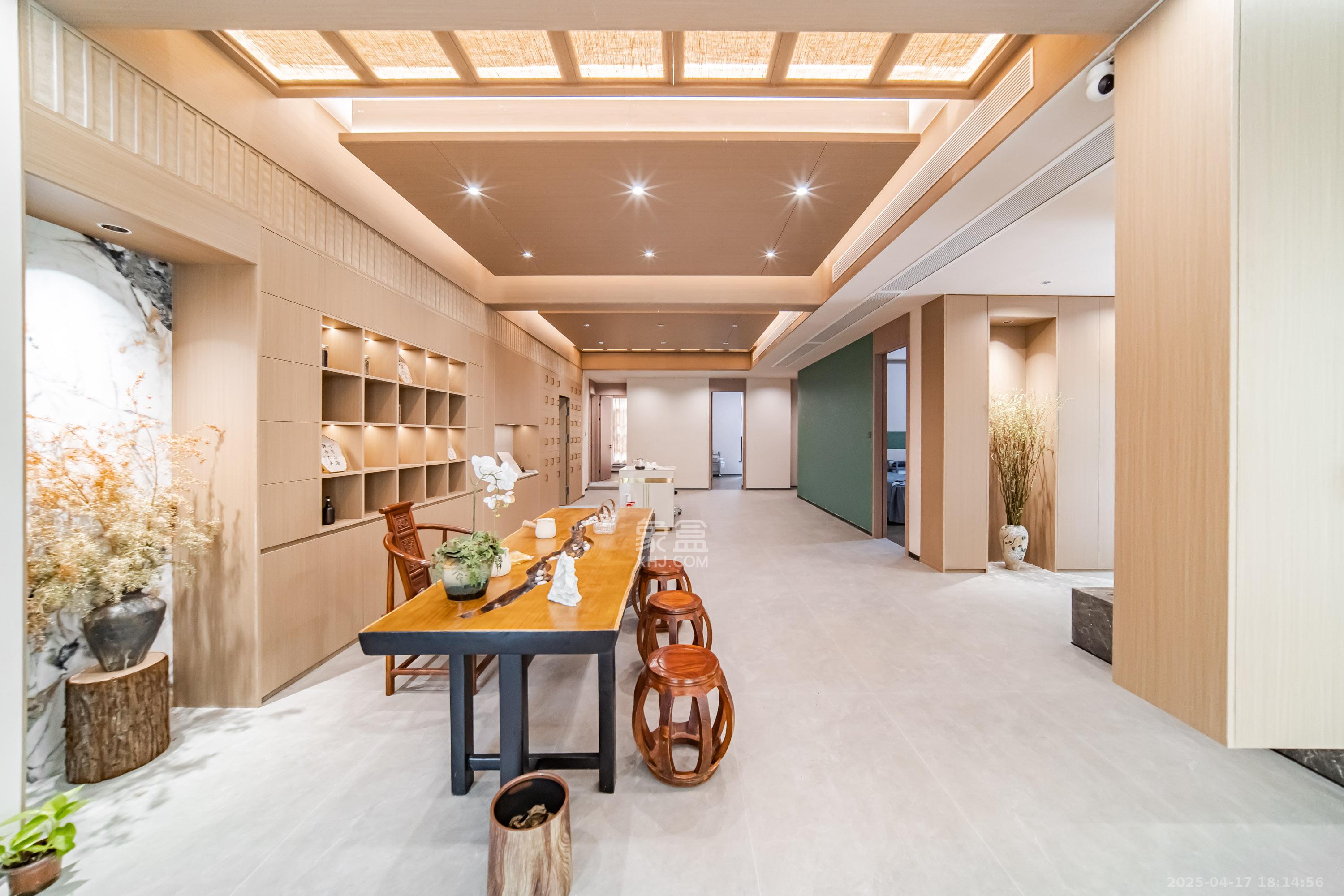 梦想麓隐桐溪 5室2厅3卫 360.0万 梦想麓隐桐溪 5室2厅3卫 360.0万客厅