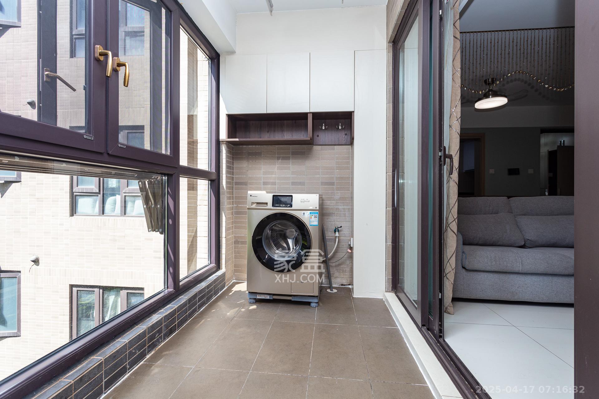 时代倾城五期 4室2厅2卫 99.0万 时代倾城五期 4室2厅2卫 99.0万阳台