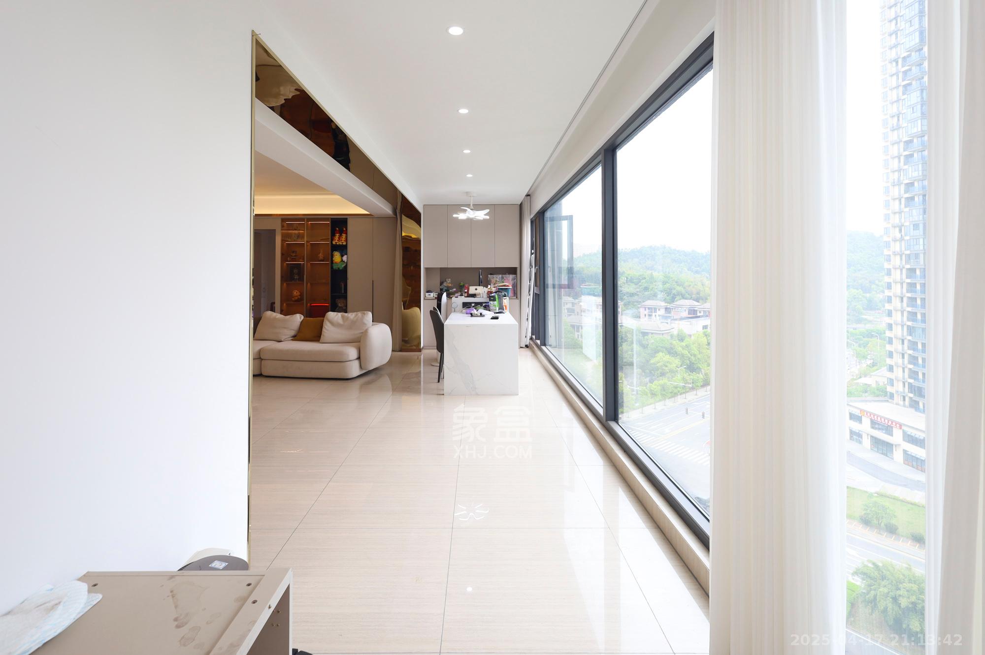 长沙万境潇湘 5室2厅2卫 298.6万 长沙万境潇湘 5室2厅2卫 298.6万阳台