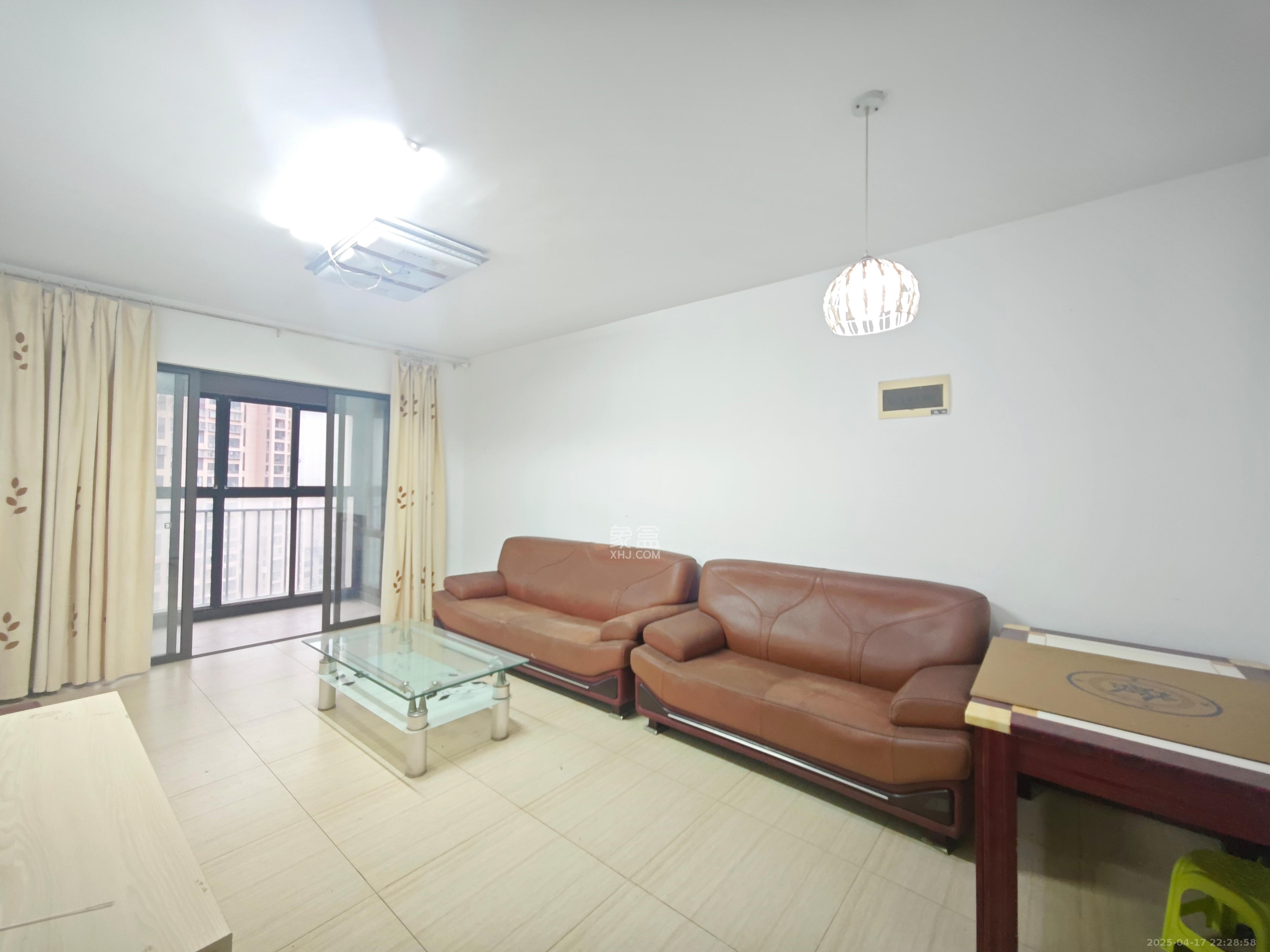 旭辉御府  3室2厅1卫    2500.0元/月 旭辉御府  3室2厅1卫    2500.0元/月室内图