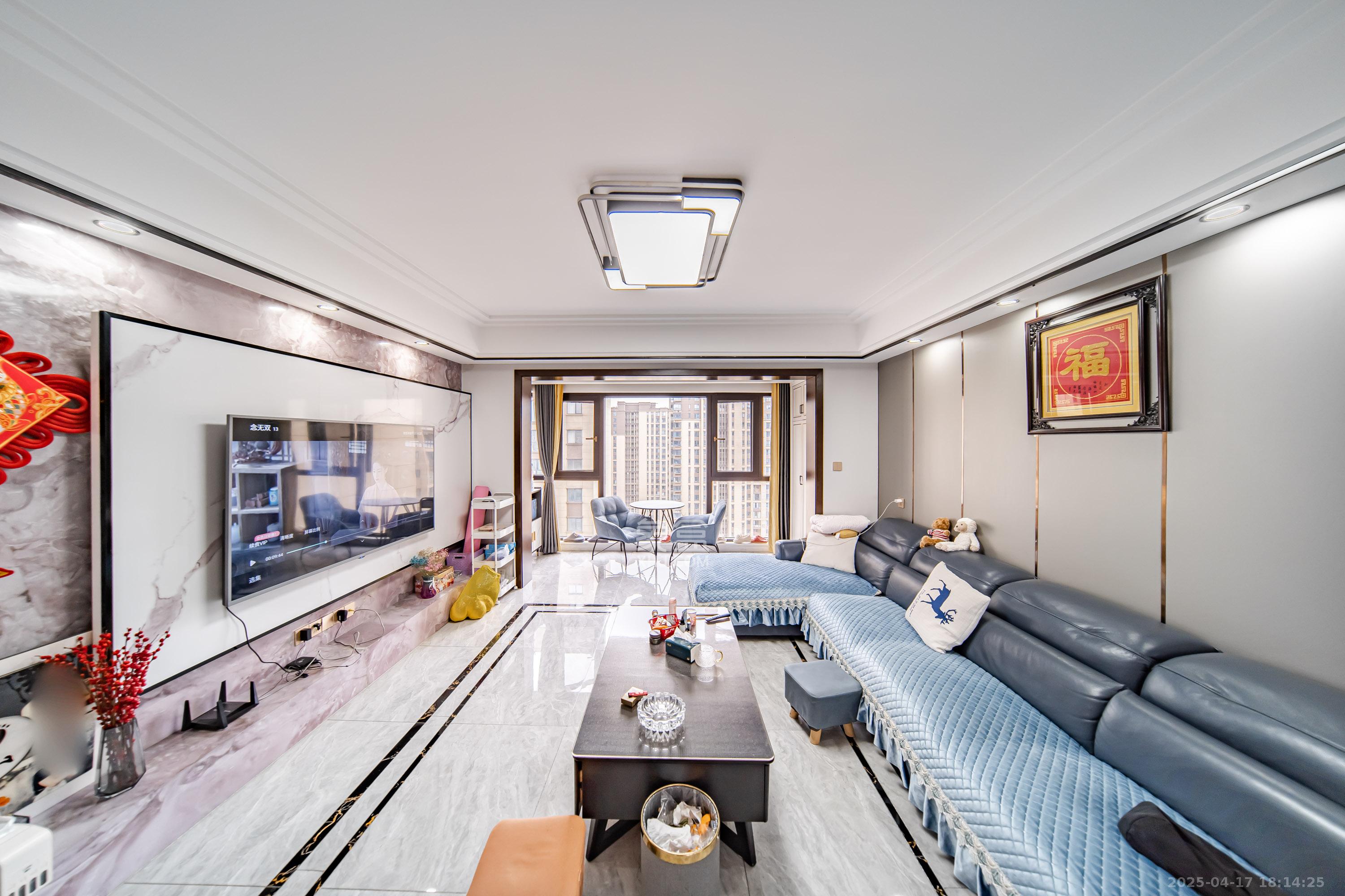 湘熙水郡(观澜海赋家园)  4室2厅2卫    160.0万 湘熙水郡(观澜海赋家园)  4室2厅2卫    160.0万客厅