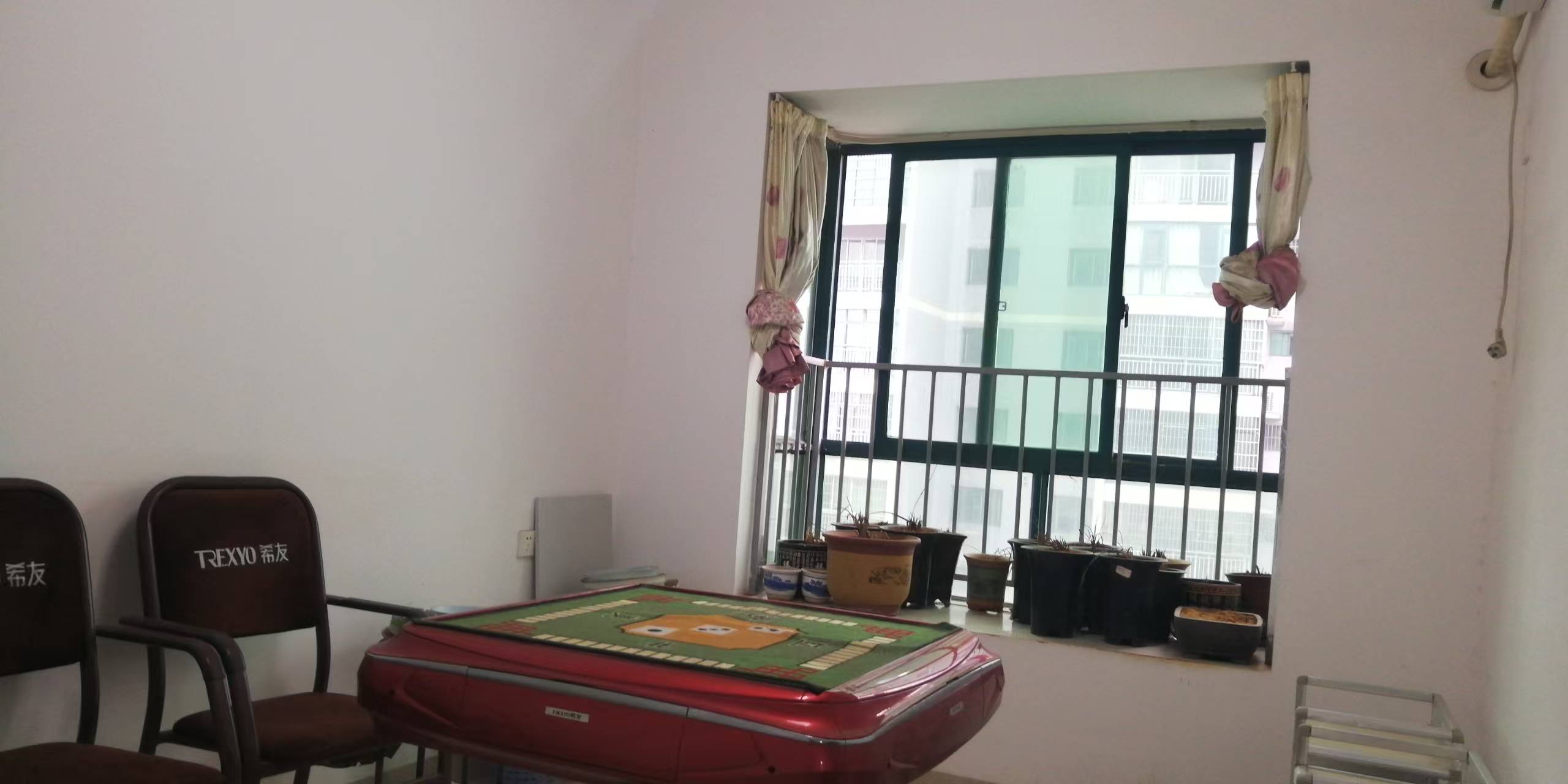 静园小区 3室2厅2卫 2200.0元/月 静园小区 3室2厅2卫 2200.0元/月室内图