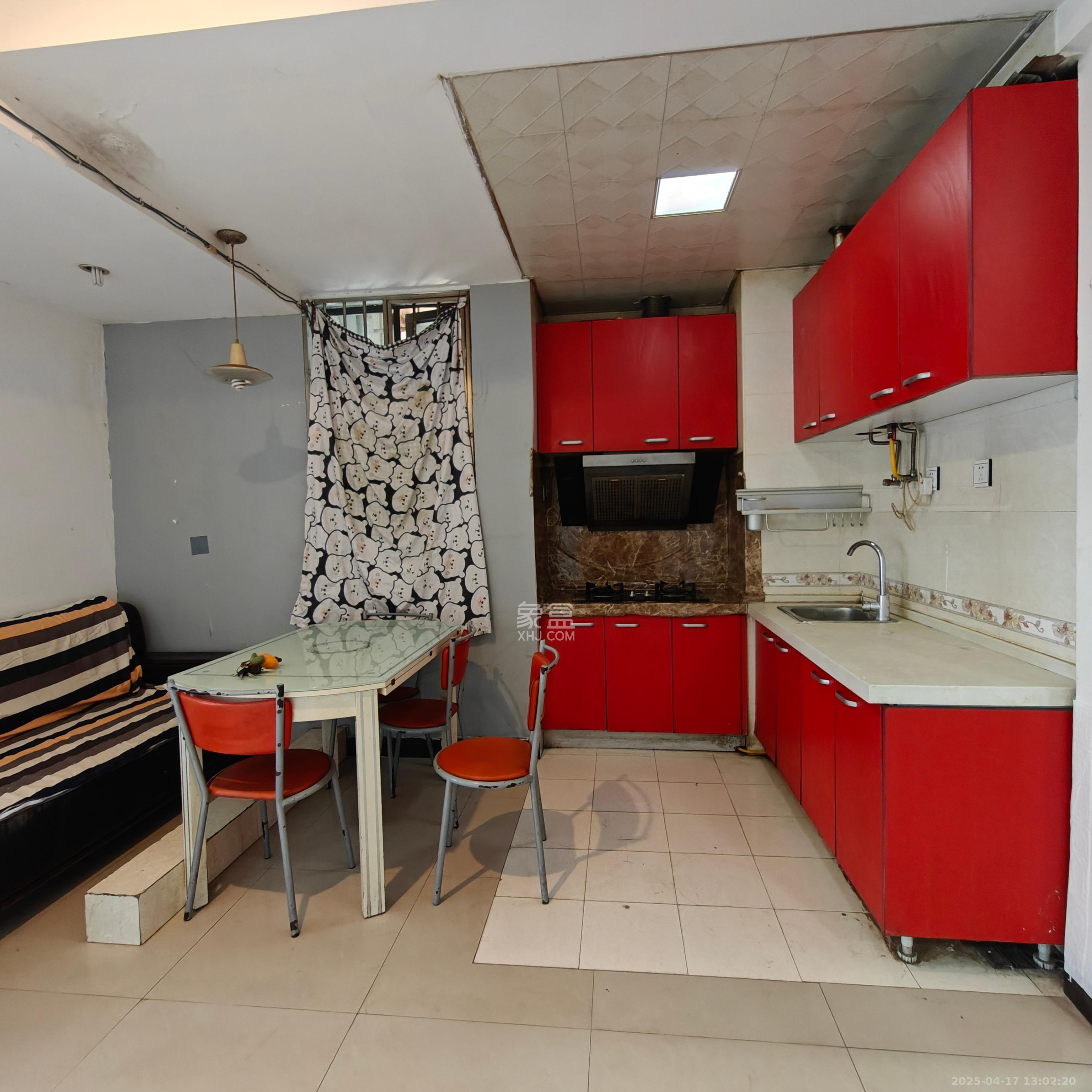 名富公寓 4室1厅1卫 2000.0元/月 名富公寓 4室1厅1卫 2000.0元/月室内图