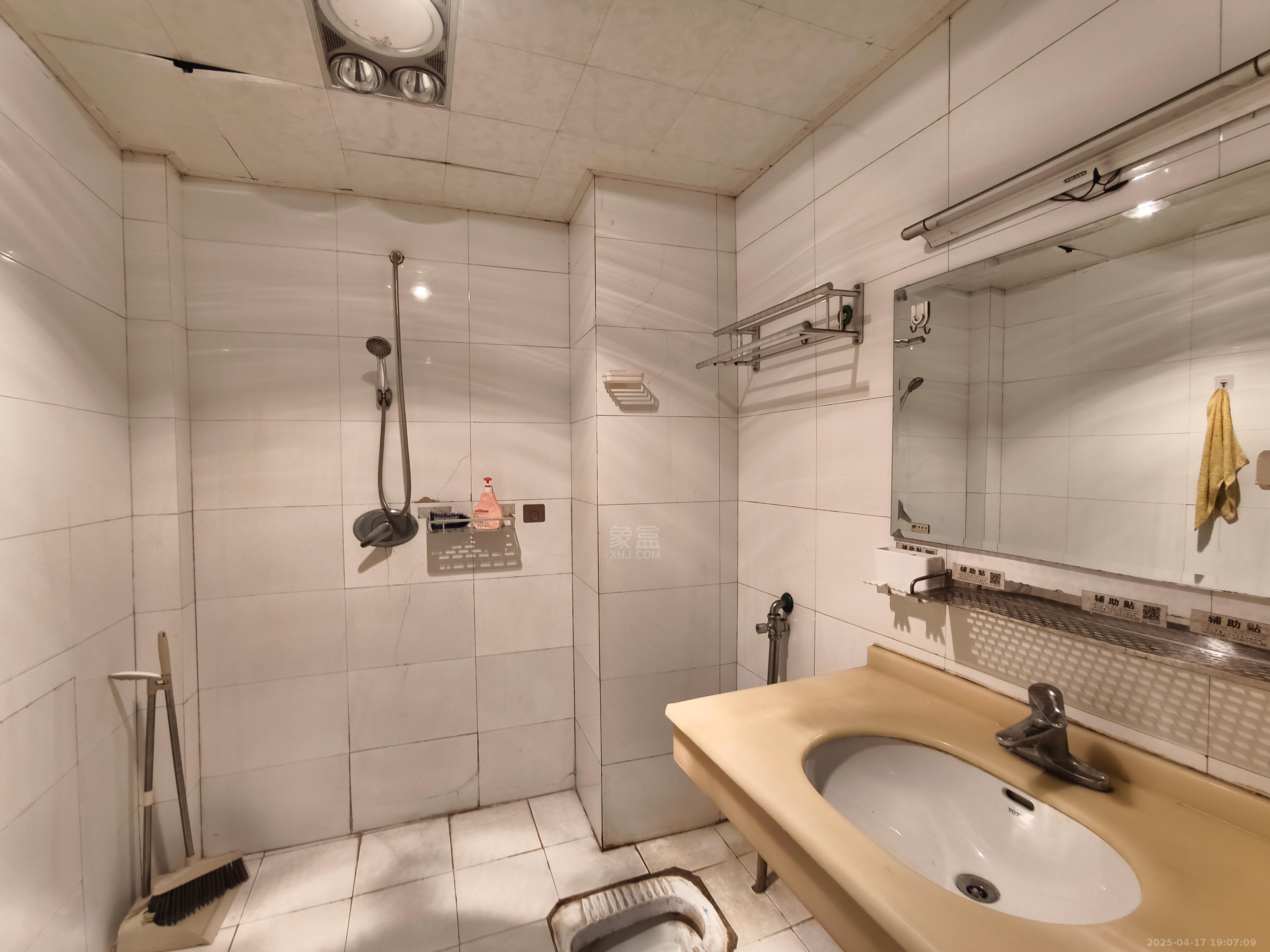 水岸春天 1室1厅1卫 1100.0元/月 水岸春天 1室1厅1卫 1100.0元/月室内图