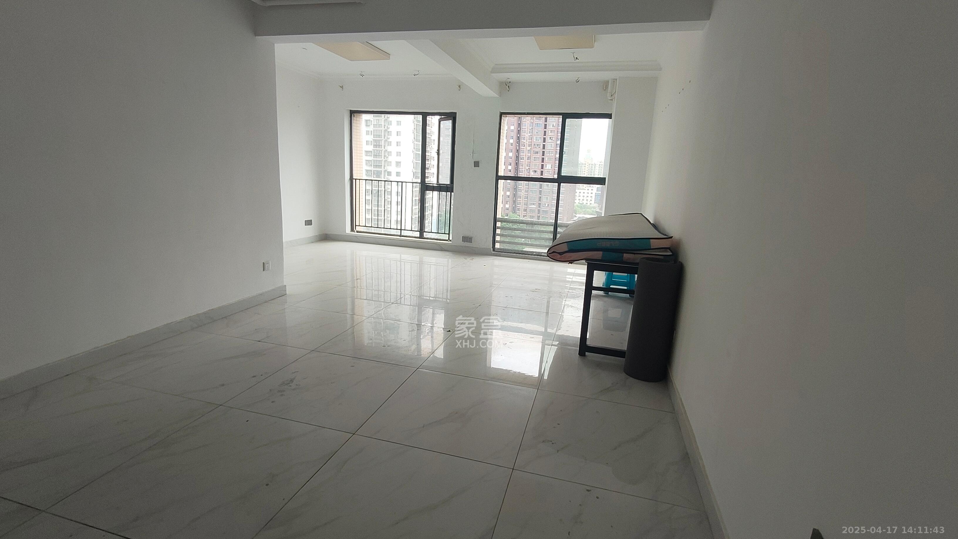 华润五彩城  2室1厅1卫    1500.0元/月 华润五彩城  2室1厅1卫    1500.0元/月室内图