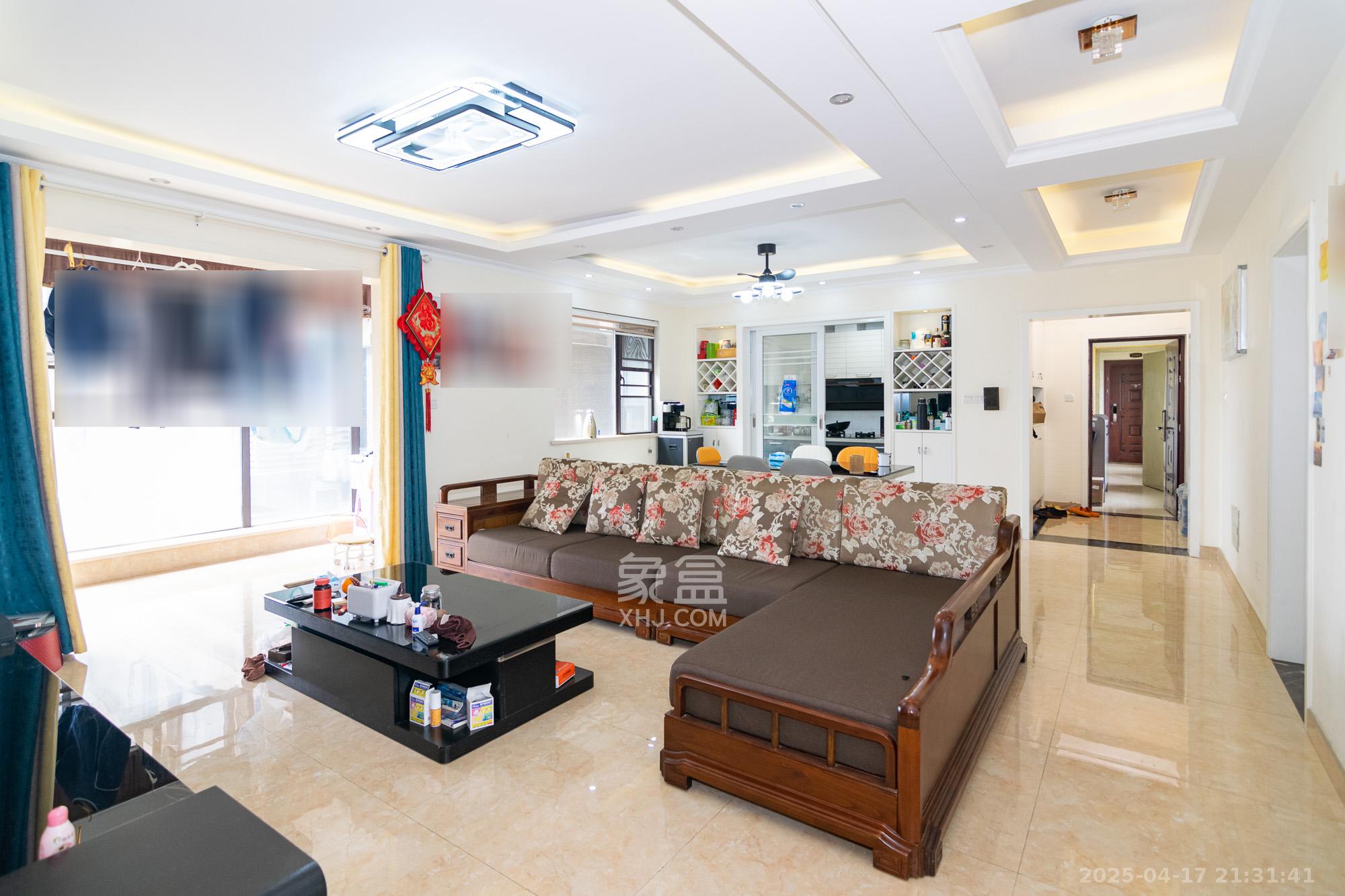 润和紫郡一期 4室2厅2卫 90.0万 润和紫郡一期 4室2厅2卫 90.0万客厅