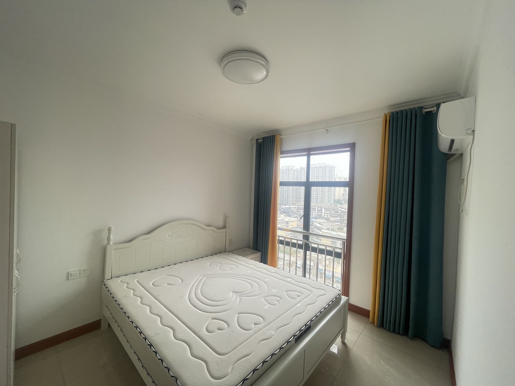 南门口安置小区一期 3室2厅1卫 2200.0元/月 南门口安置小区一期 3室2厅1卫 2200.0元/月室内图