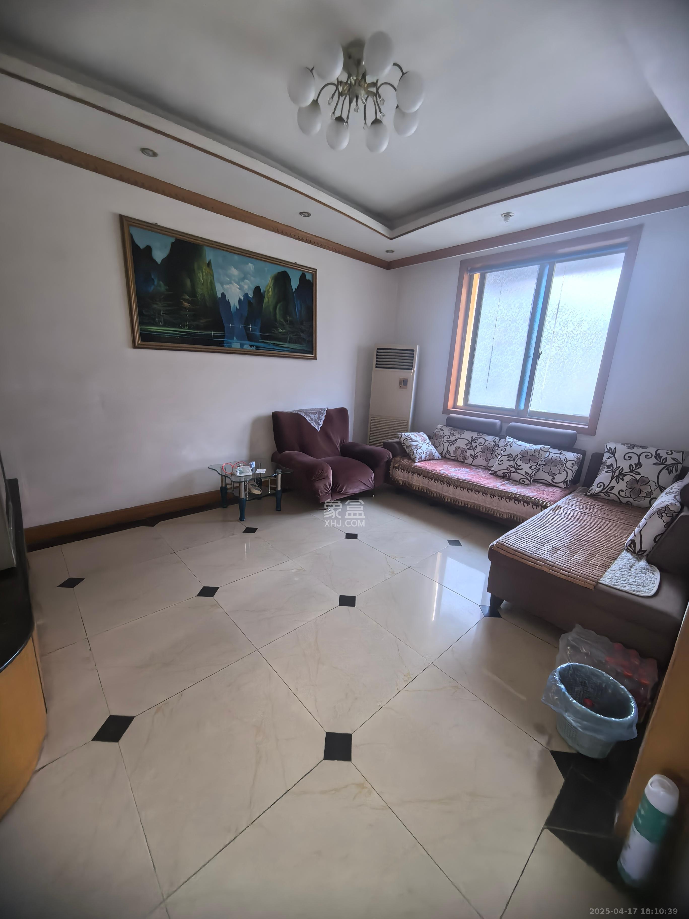 公用事业管理局宿舍  2室2厅1卫    2000.0元/月 公用事业管理局宿舍  2室2厅1卫    2000.0元/月室内图