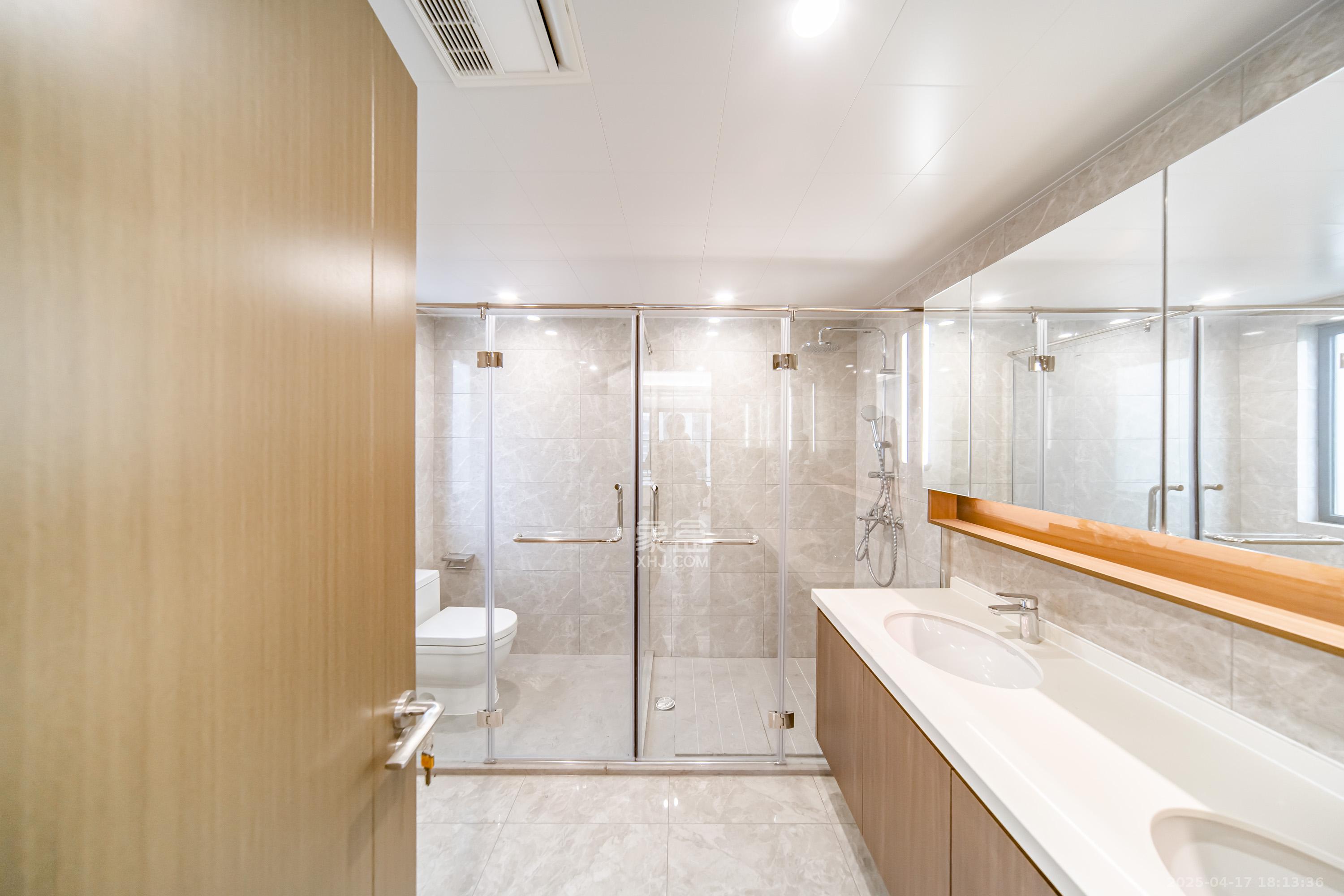 旭辉国宸府  4室2厅2卫    216.0万 旭辉国宸府  4室2厅2卫    216.0万卫生间