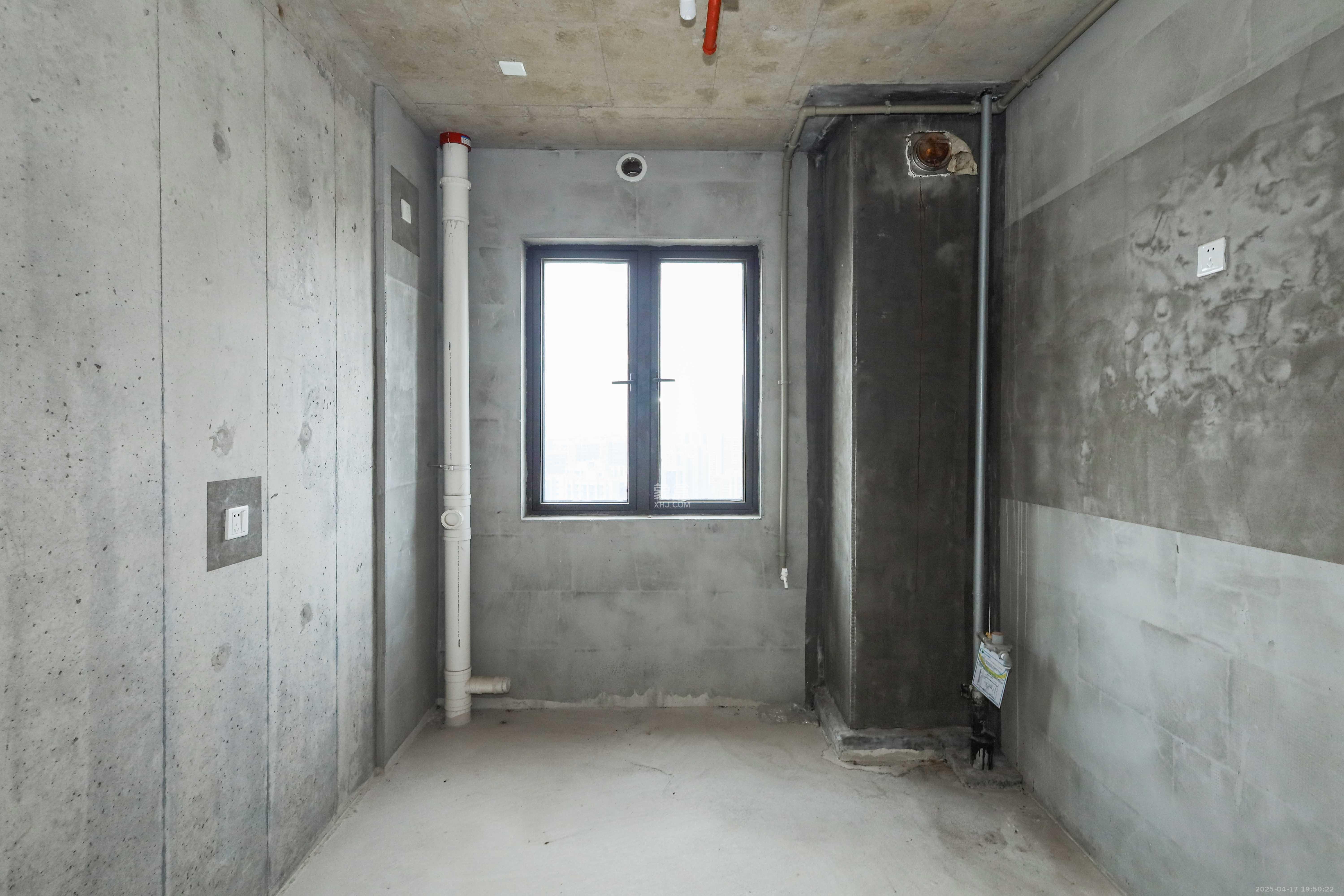 建发央著  4室2厅2卫   220.00万厨房