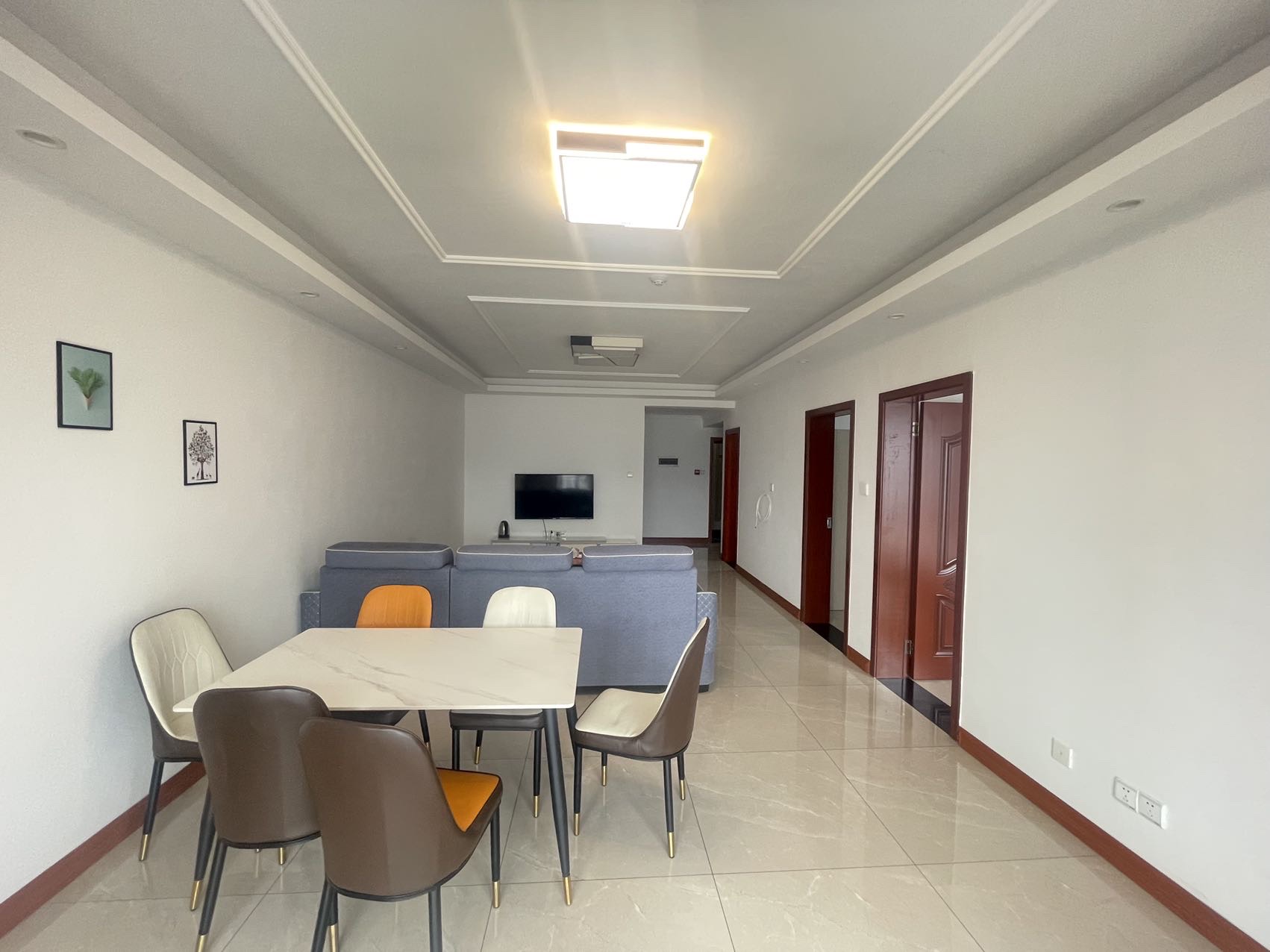 南门口安置小区一期 3室2厅1卫 2200.0元/月 南门口安置小区一期 3室2厅1卫 2200.0元/月室内图