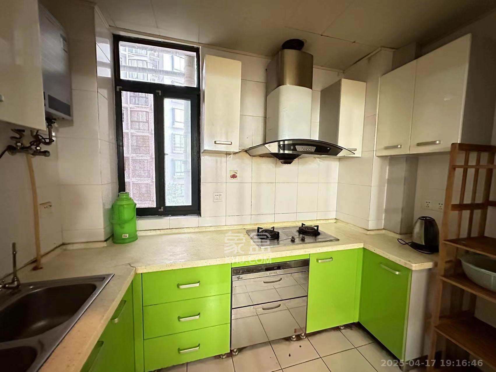 金凤滩家园 3室2厅1卫 2100.0元/月 金凤滩家园 3室2厅1卫 2100.0元/月室内图