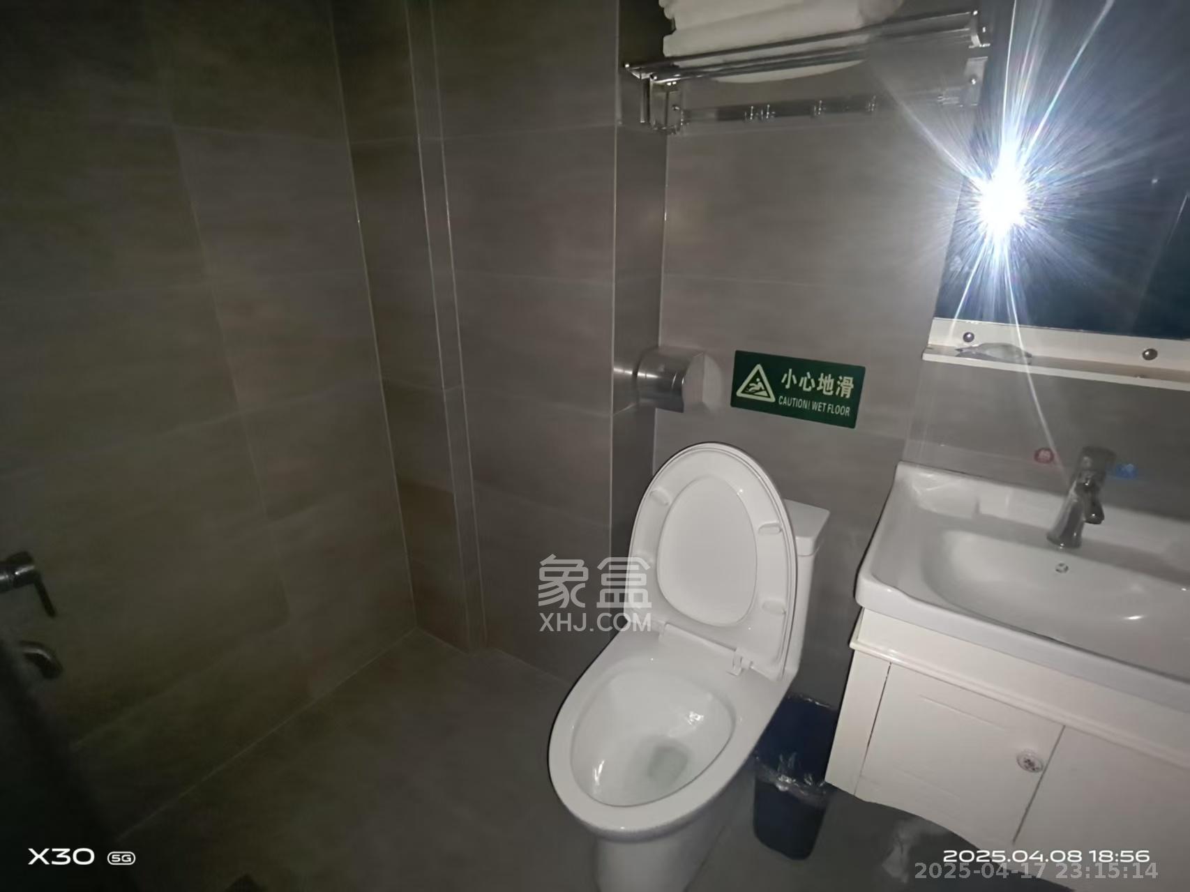 东盈商业广场（华泉城市广场）  1室1厅1卫   1800.00元/月室内图