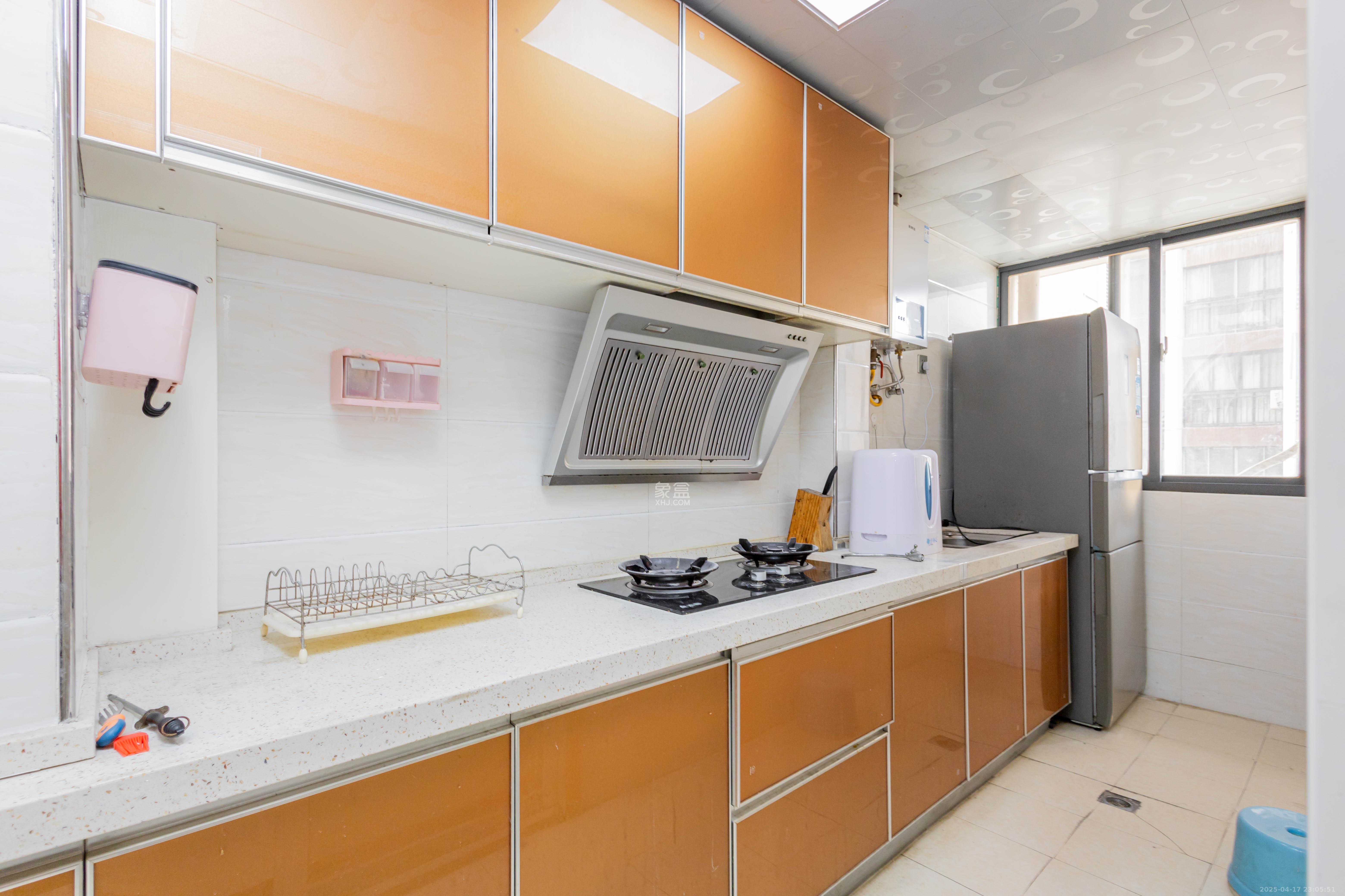 旭辉华庭  2室2厅1卫    42.8万 旭辉华庭  2室2厅1卫    42.8万厨房