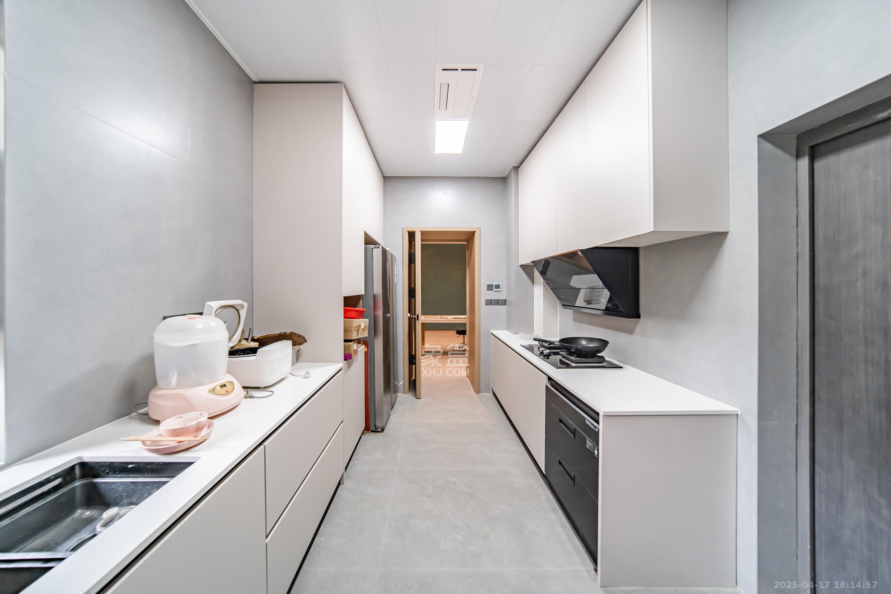 梦想麓隐桐溪 5室2厅3卫 360.0万 梦想麓隐桐溪 5室2厅3卫 360.0万厨房