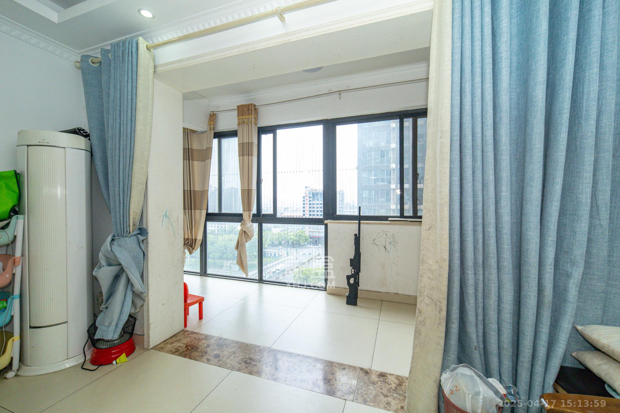 尚都花园城  3室2厅1卫    68.0万阳台