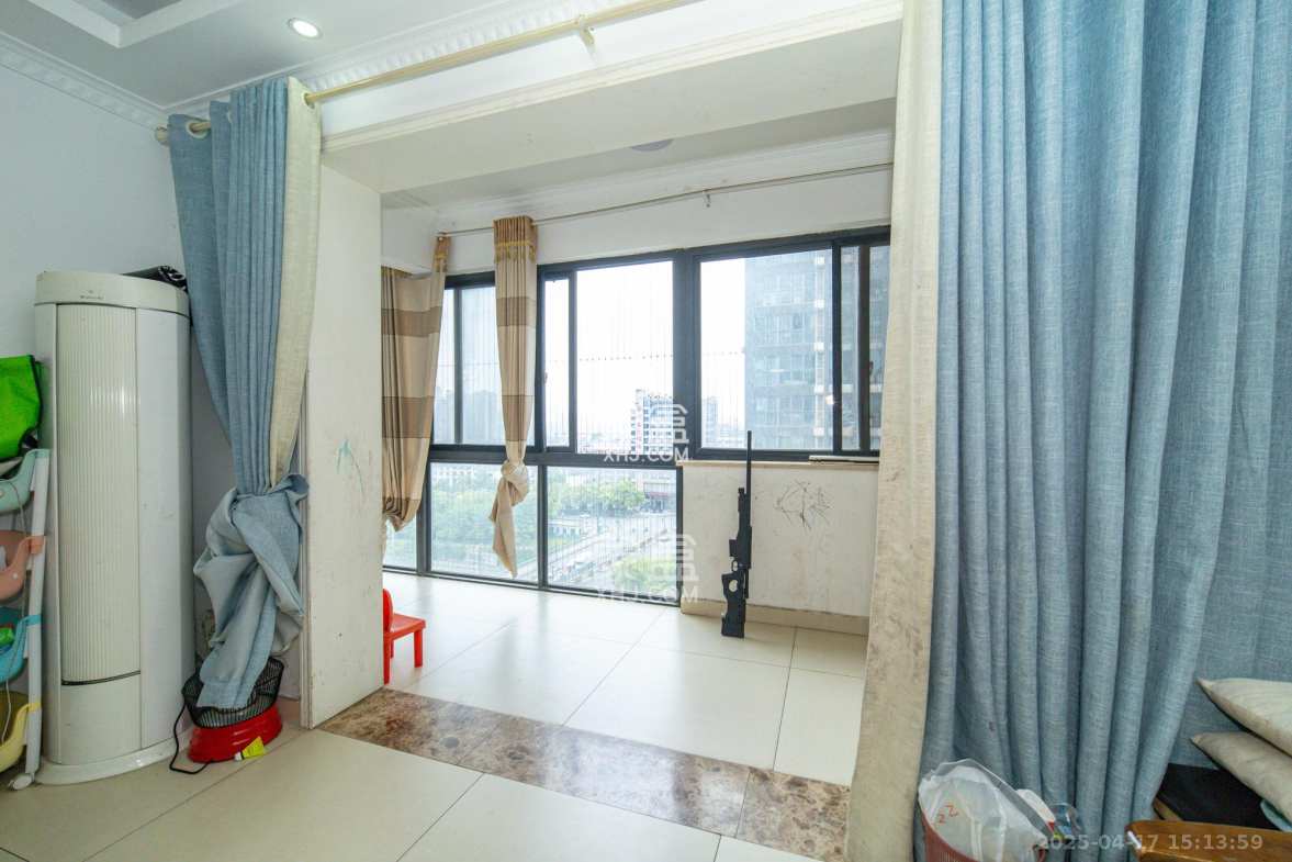 尚都花园城  3室2厅1卫    68.0万 尚都花园城  3室2厅1卫    68.0万阳台