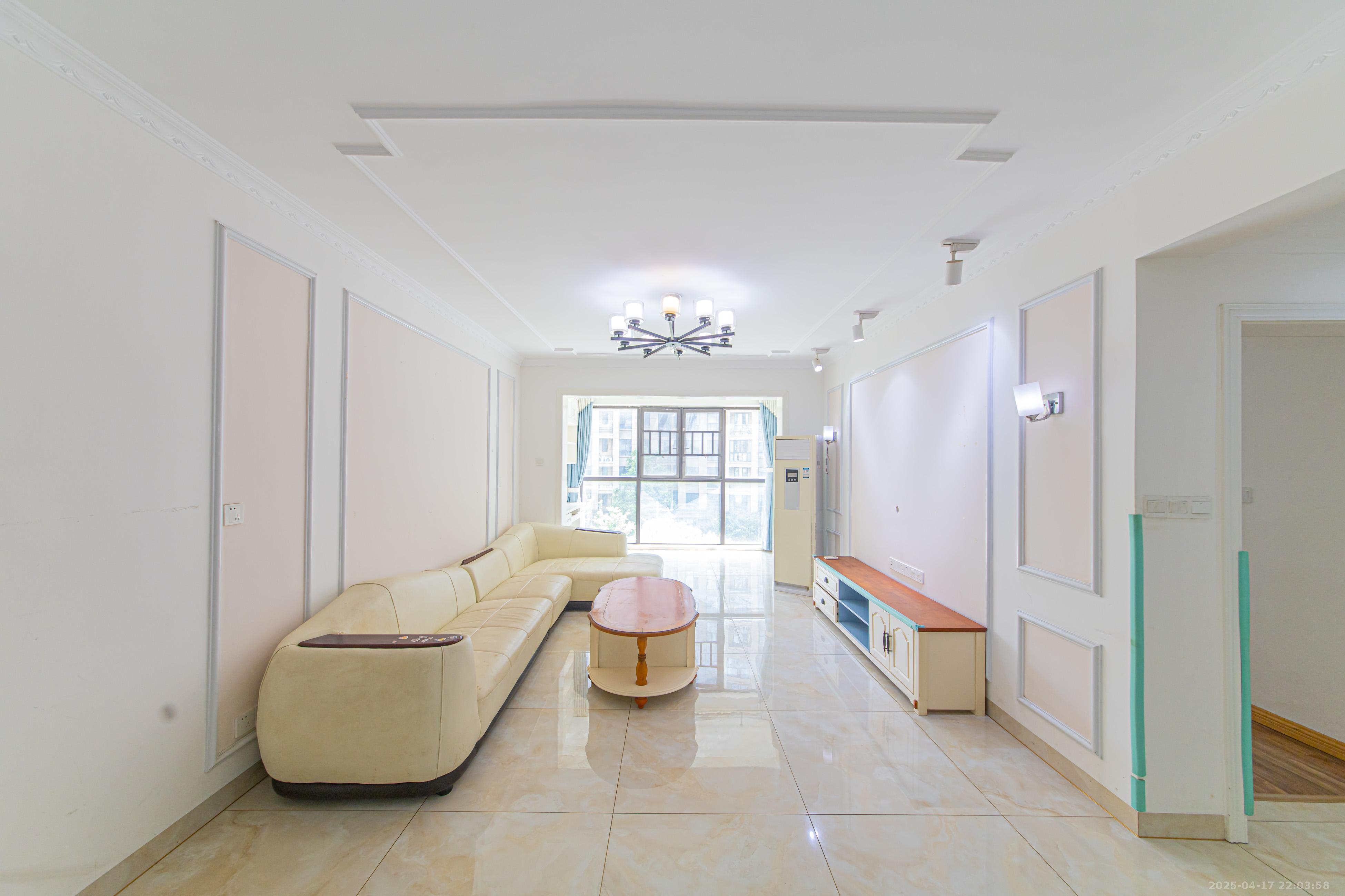 鑫远悦城(鑫远悦时代) 3室2厅1卫 88.5万 鑫远悦城(鑫远悦时代) 3室2厅1卫 88.5万客厅