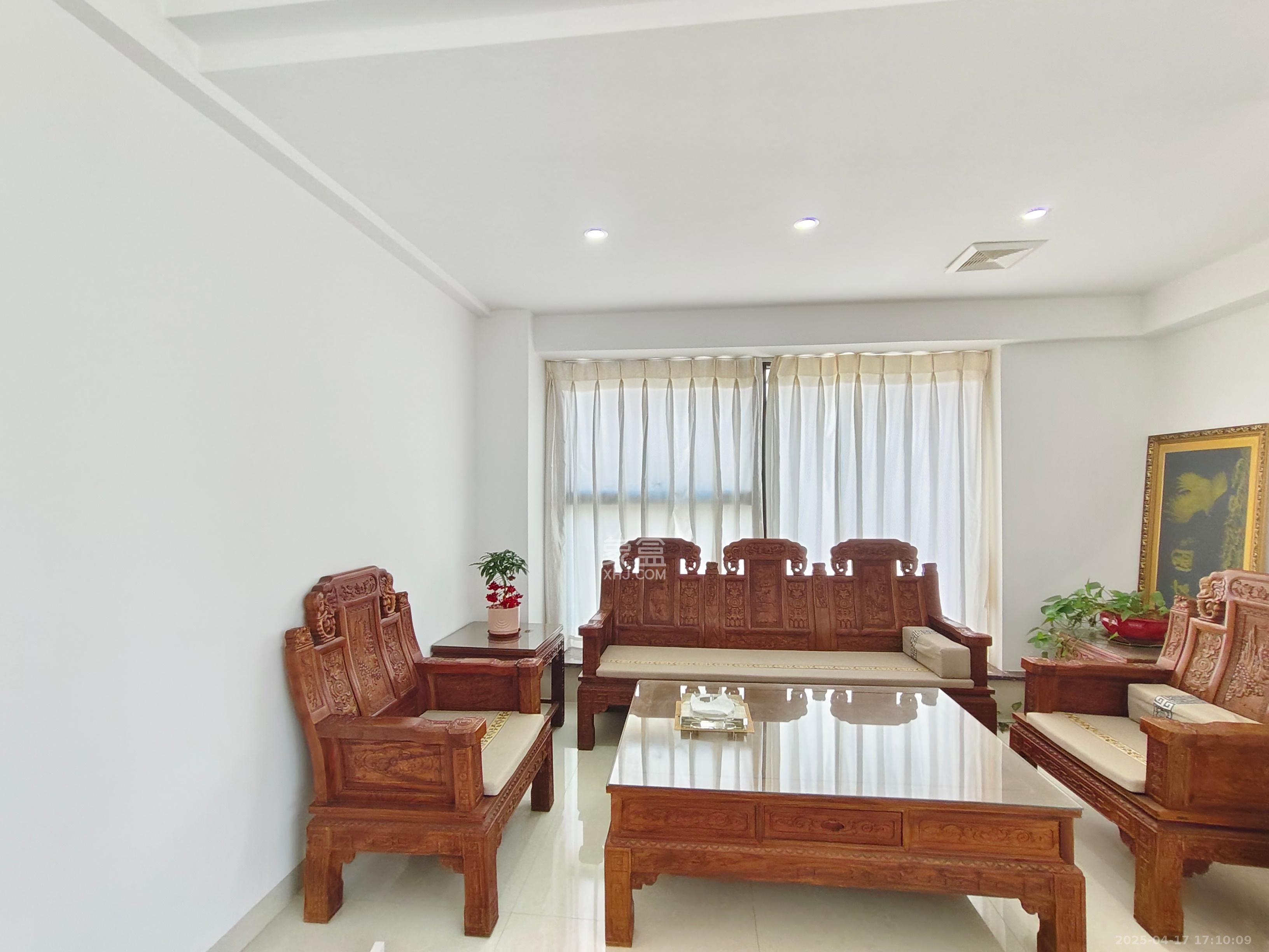 湘诚万兴 1室1厅1卫 3200.0元/月 湘诚万兴 1室1厅1卫 3200.0元/月室内图