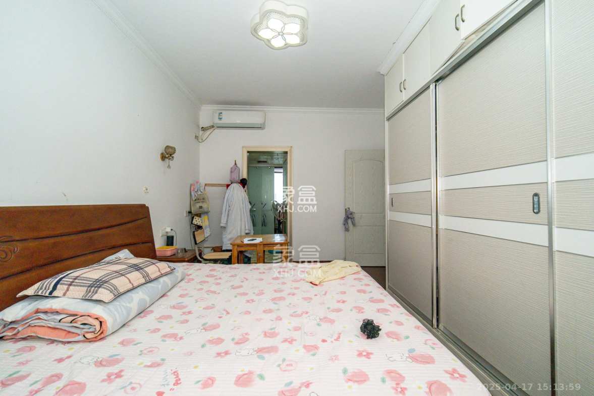 尚都花园城  3室2厅1卫    68.0万 尚都花园城  3室2厅1卫    68.0万卧室