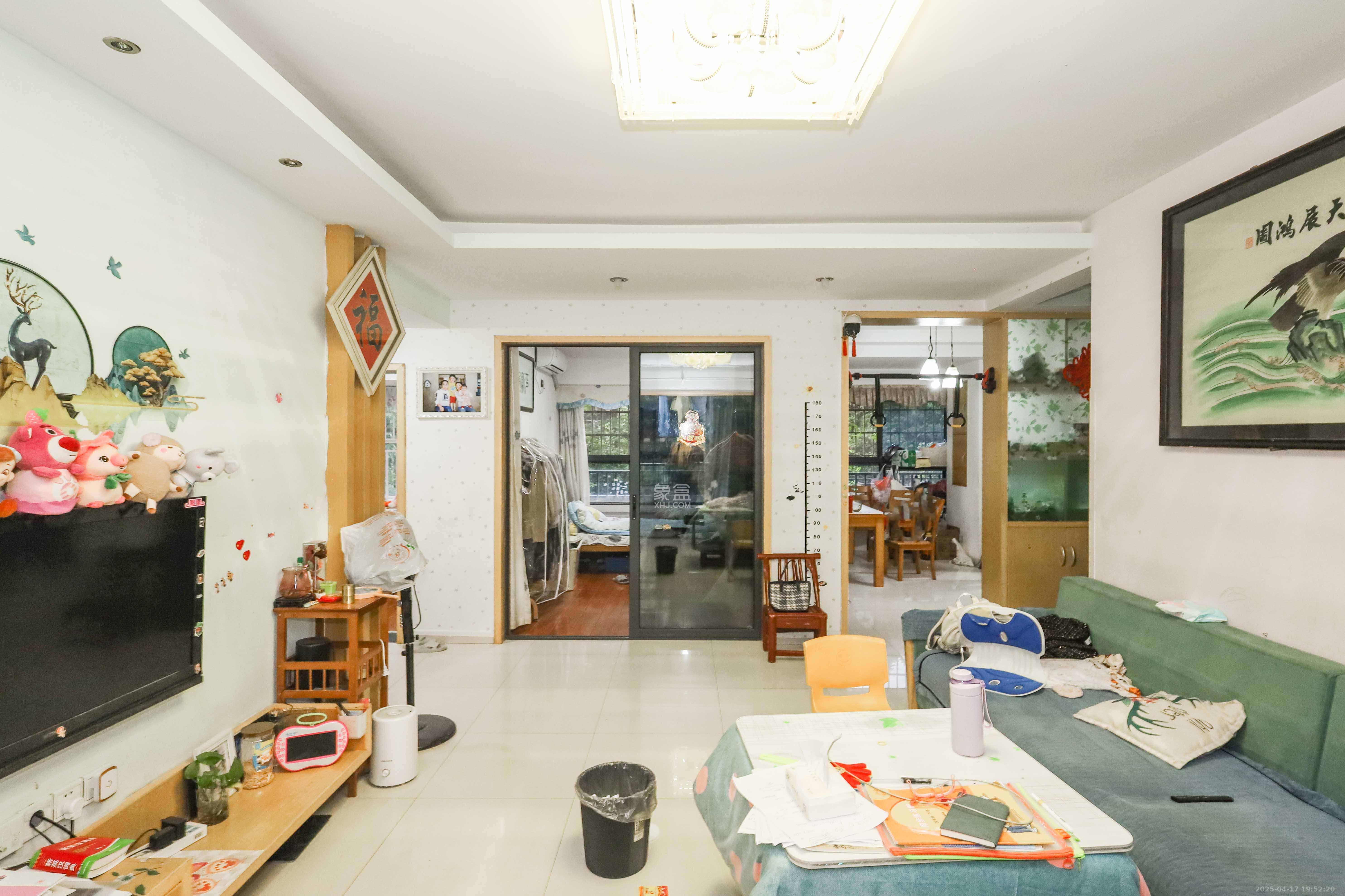 保利麓谷林语B区  3室2厅1卫   83.00万客厅