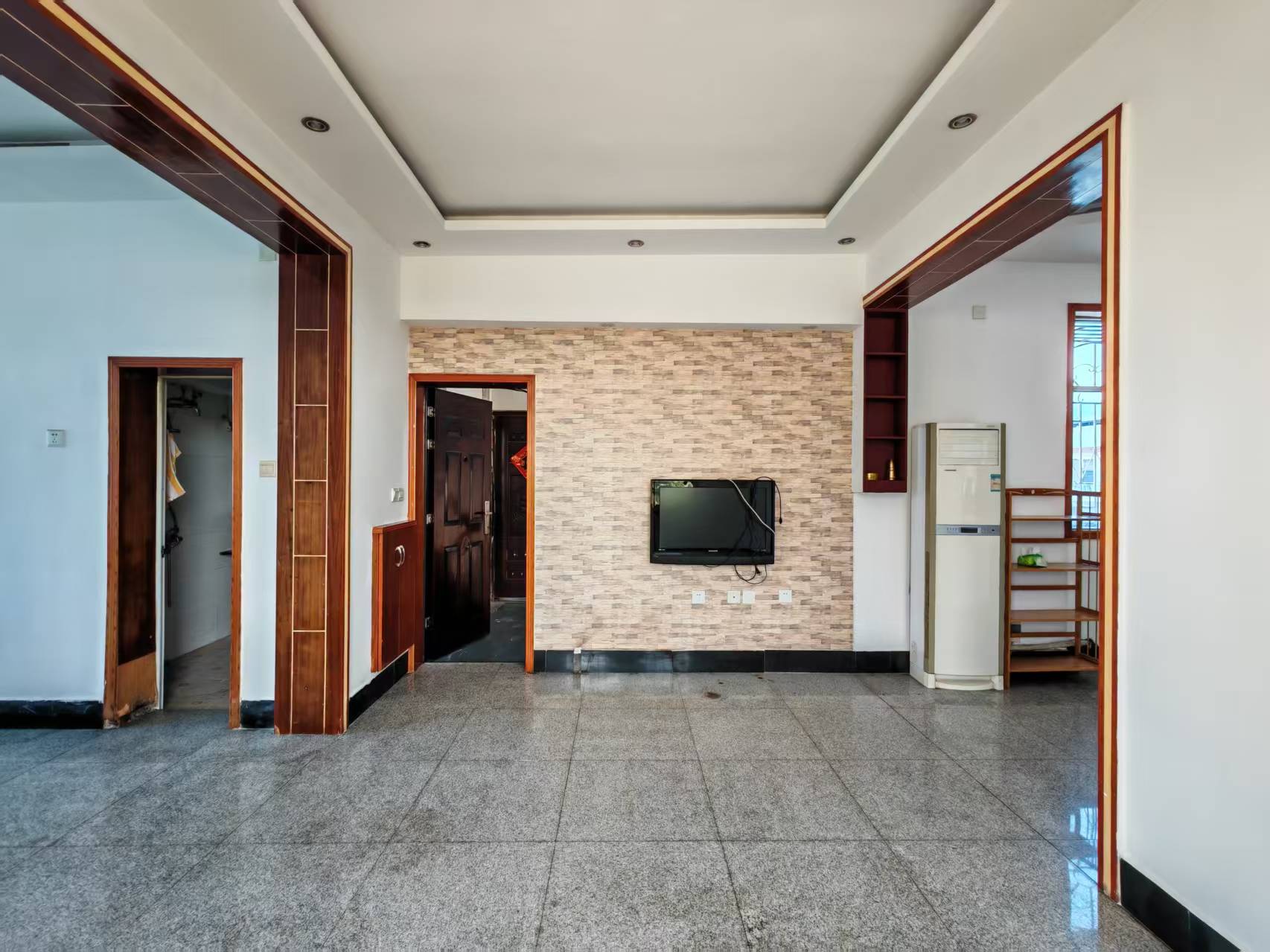 西溪坪工商银行宿舍  3室2厅1卫    26.0万 西溪坪工商银行宿舍  3室2厅1卫    26.0万客厅