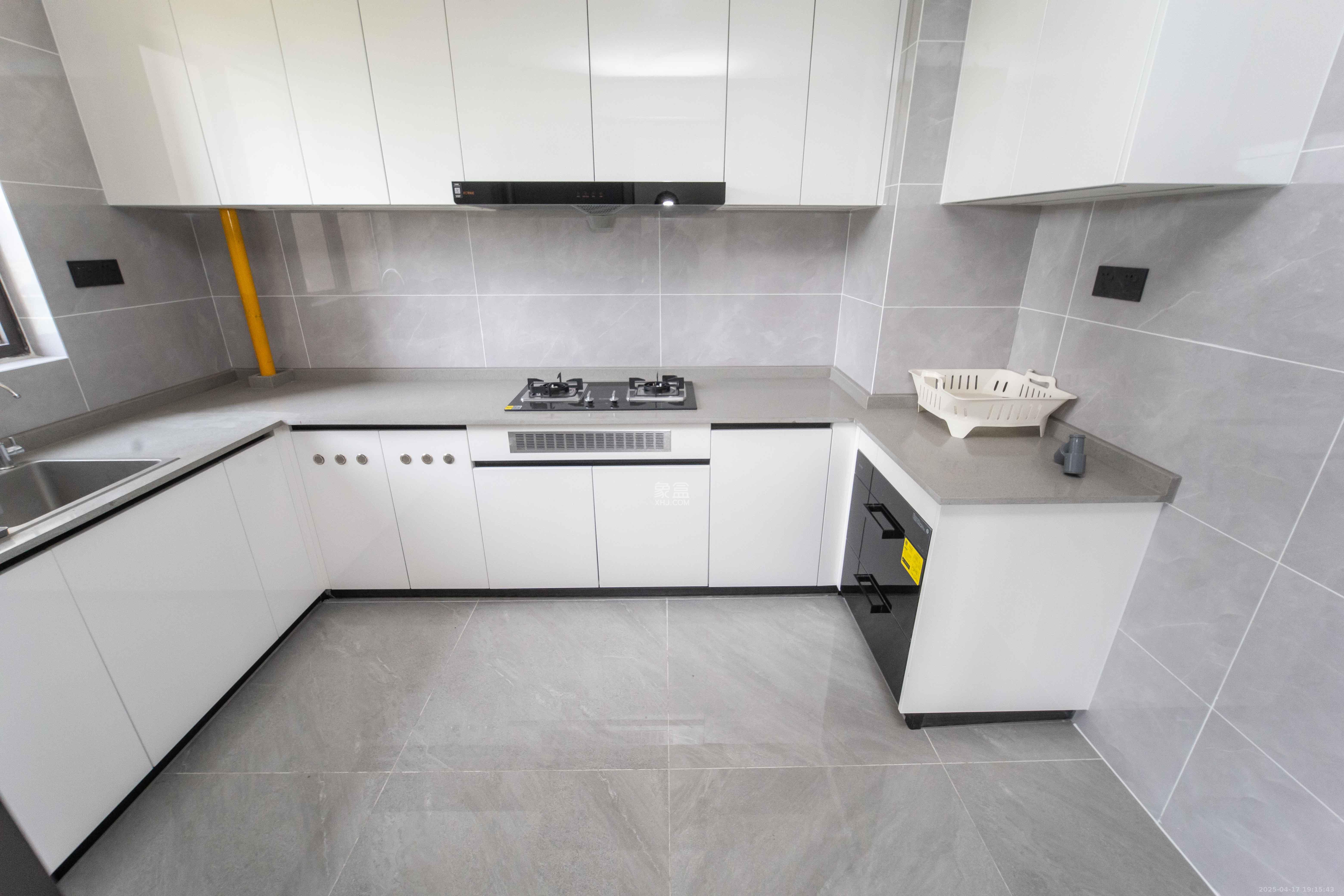 德奥悦东方 4室2厅2卫 228.0万 德奥悦东方 4室2厅2卫 228.0万厨房