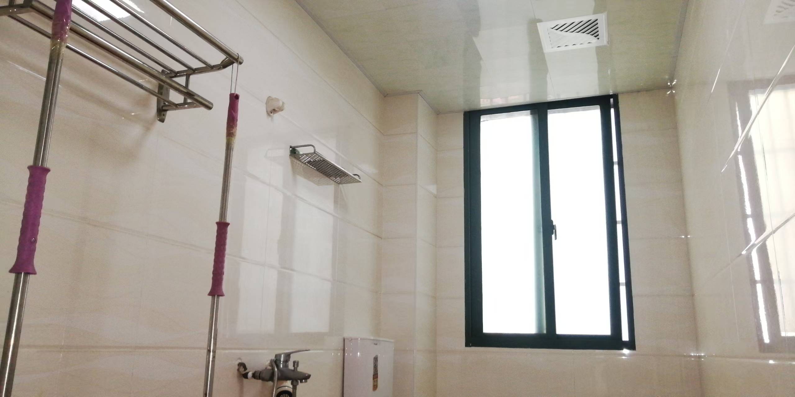 静园小区 3室2厅2卫 2200.0元/月 静园小区 3室2厅2卫 2200.0元/月室内图