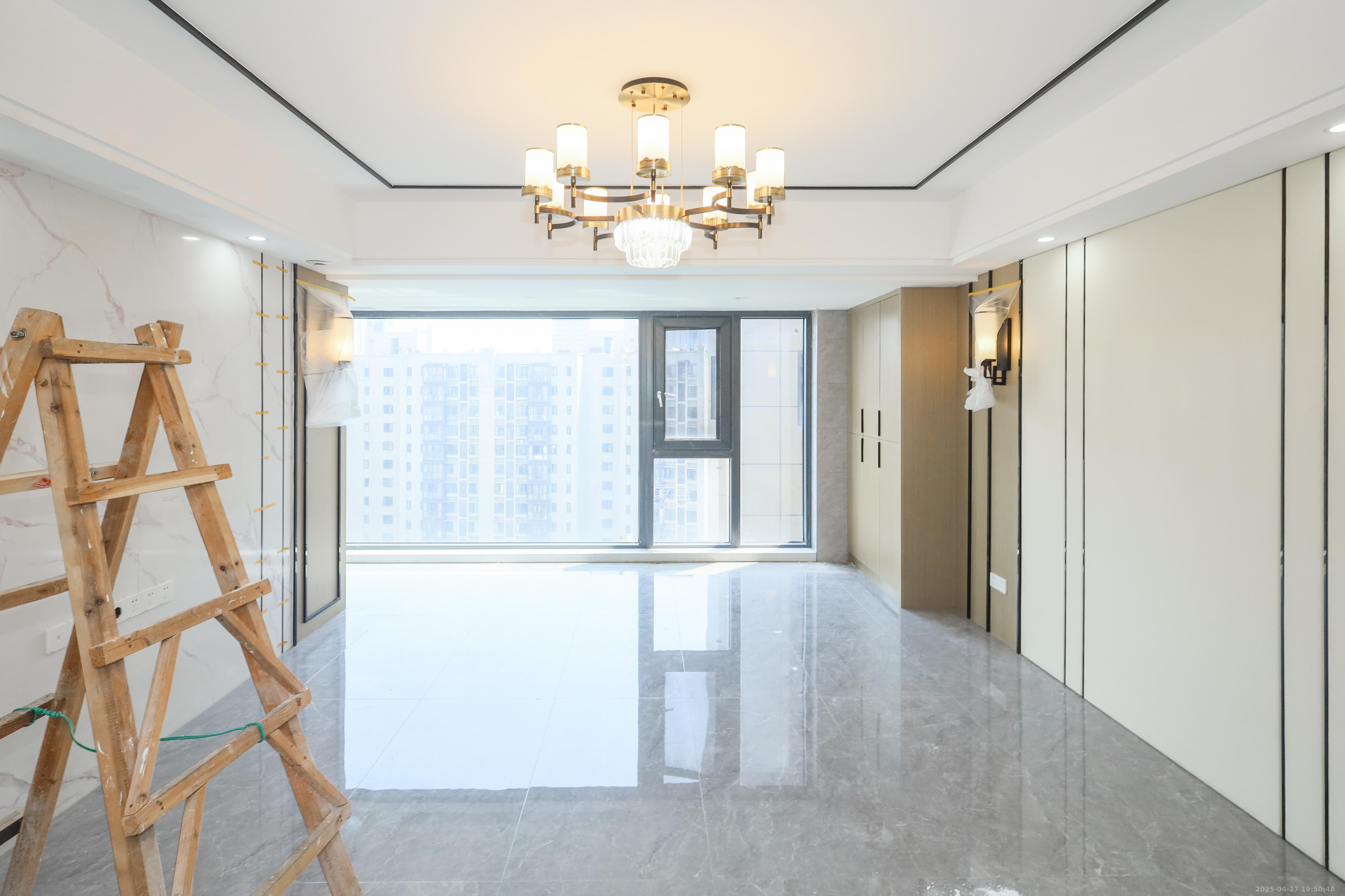 中国铁建梅溪青秀三期  4室2厅2卫   260.00万