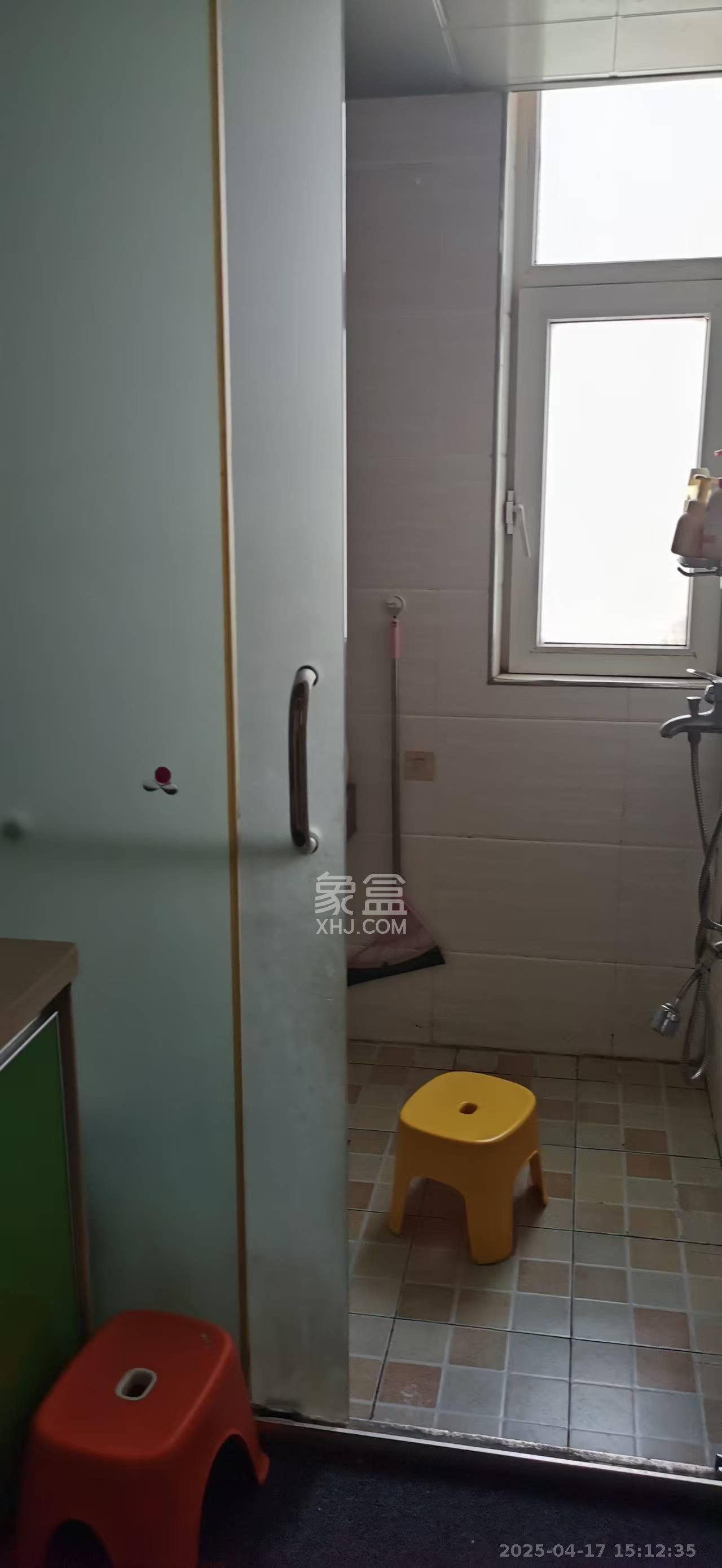 东方航标  2室1厅1卫   2200.00元/月室内图