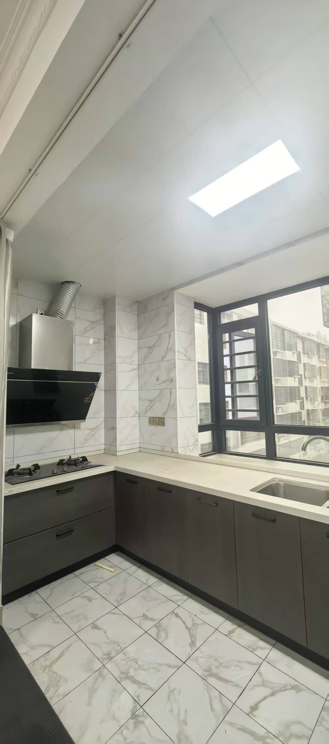 罗家小区西区 4室2厅2卫 2000.0元/月 罗家小区西区 4室2厅2卫 2000.0元/月室内图