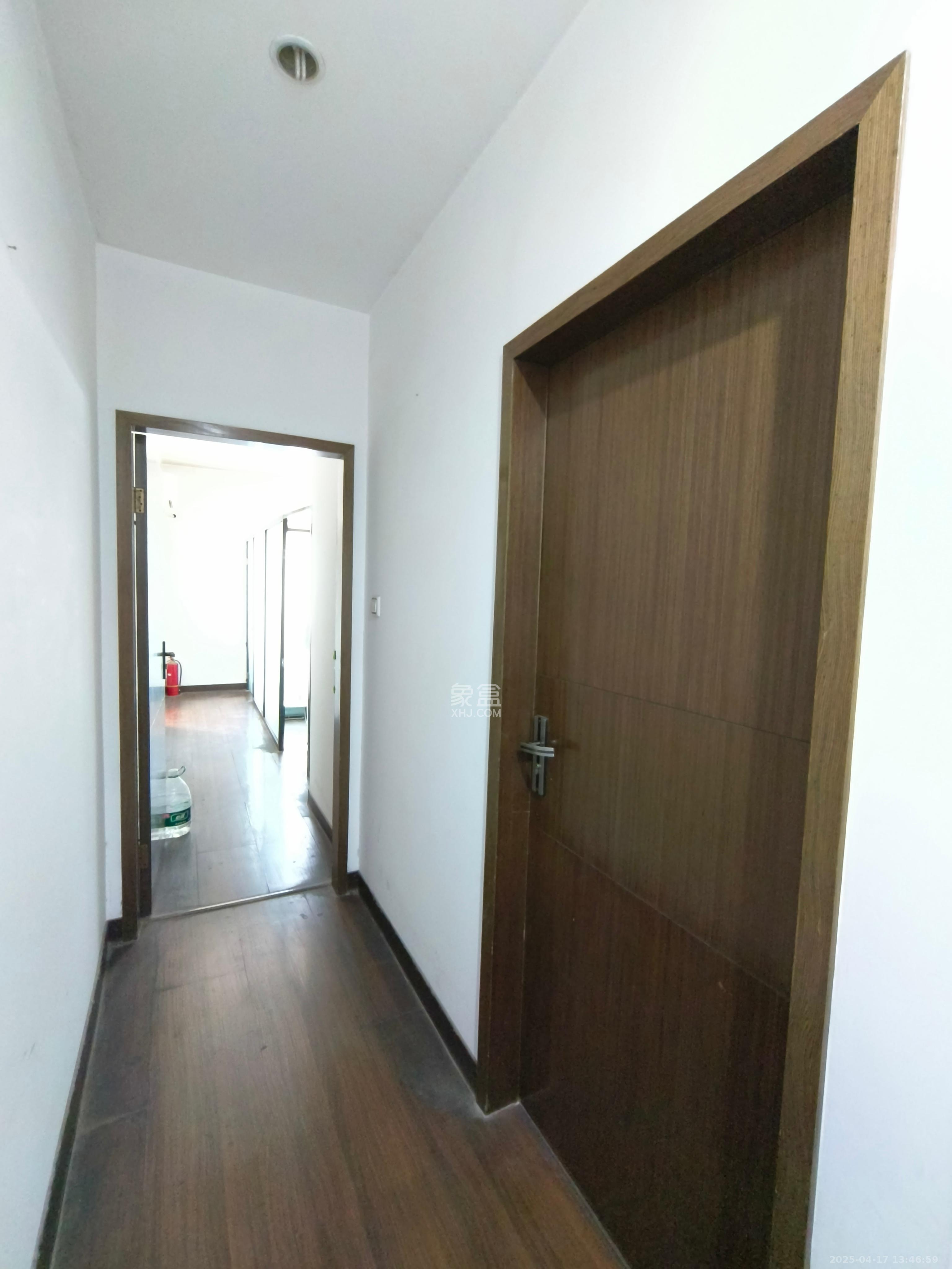 兴汉大厦 3室2厅2卫 3800.0元/月 兴汉大厦 3室2厅2卫 3800.0元/月室内图