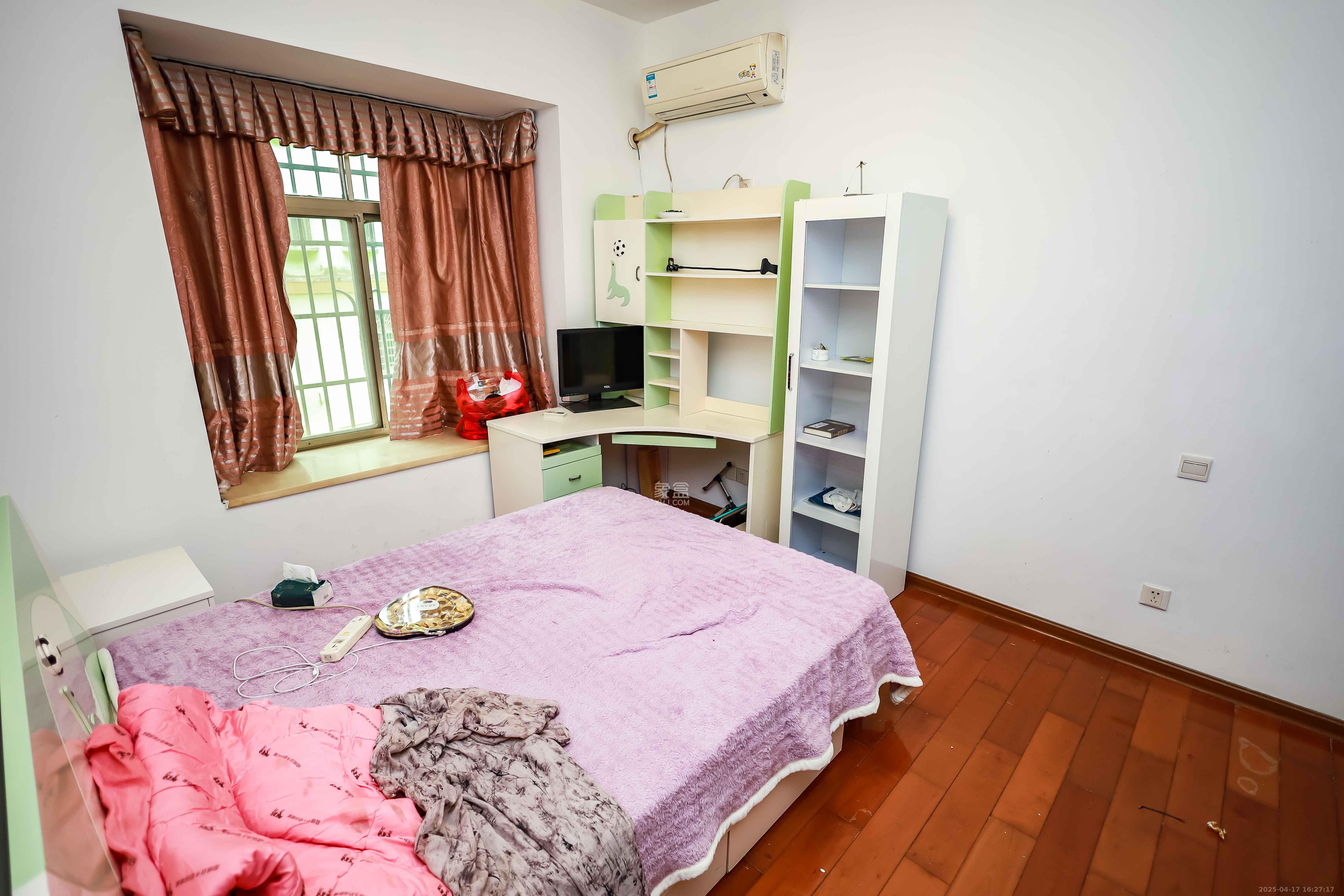 时代天骄  4室2厅2卫    128.0万 时代天骄  4室2厅2卫    128.0万卧室