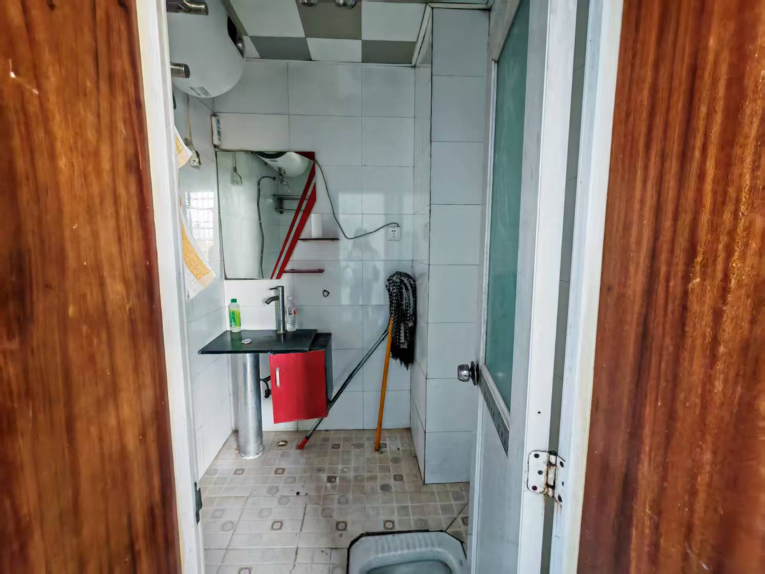 西溪坪工商银行宿舍  3室2厅1卫    26.0万 西溪坪工商银行宿舍  3室2厅1卫    26.0万客厅